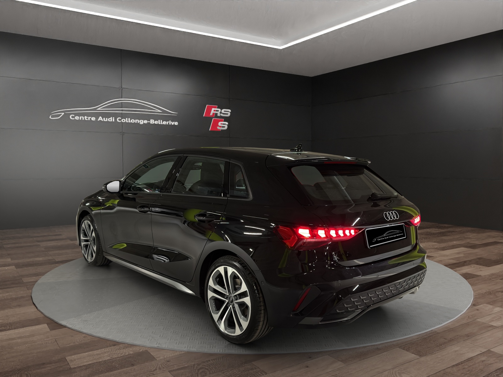 AUDI A3 Sportback 35 TFSI S line Attraction-showroom-element-3