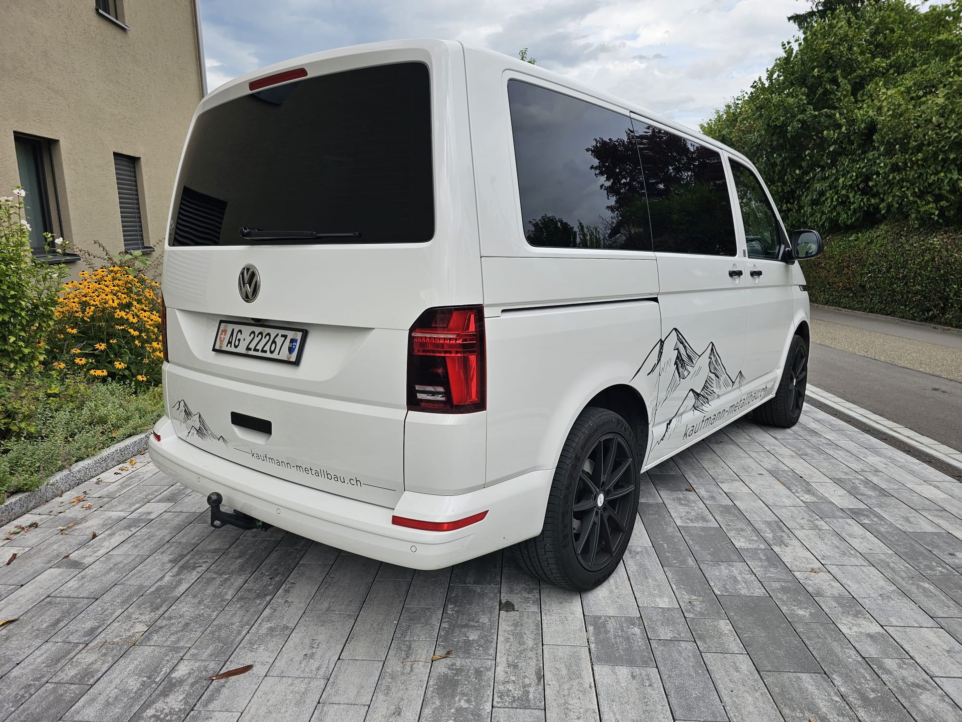 VW T6.1 Multivan 2.0 TDI Trendline Liberty 4Motion DSG-image-3