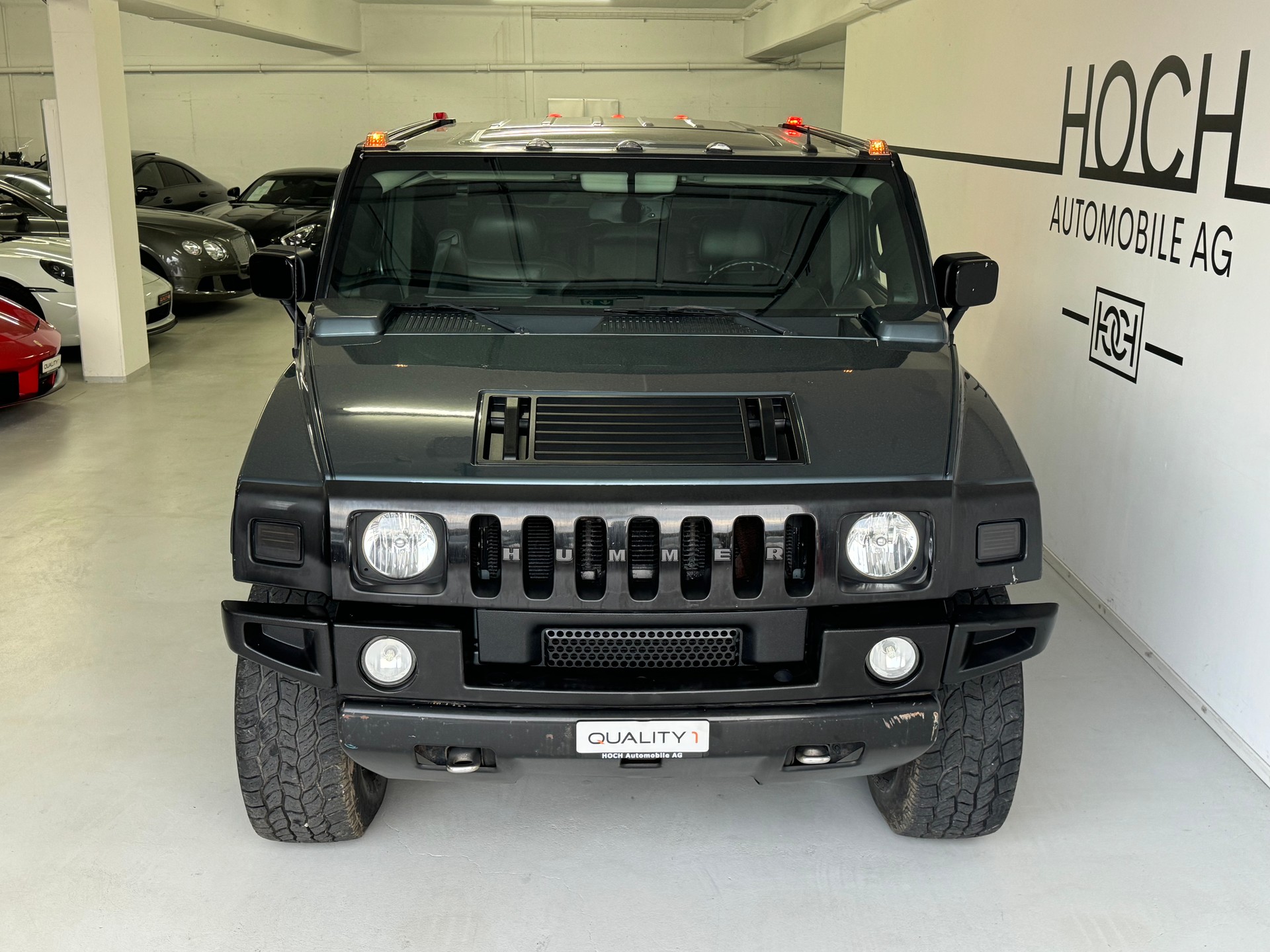 HUMMER H2-showroom-element-2