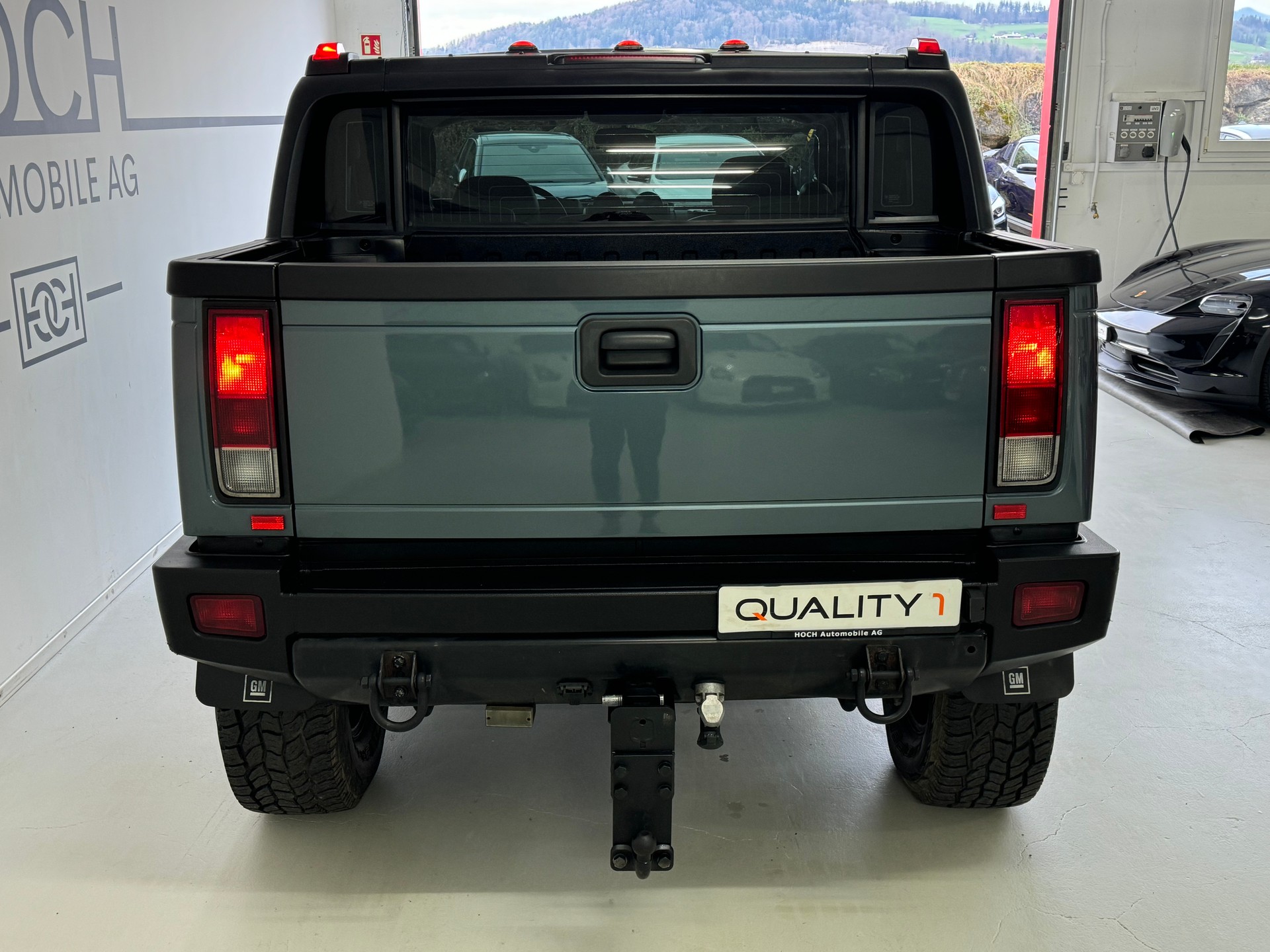 HUMMER H2-image-9