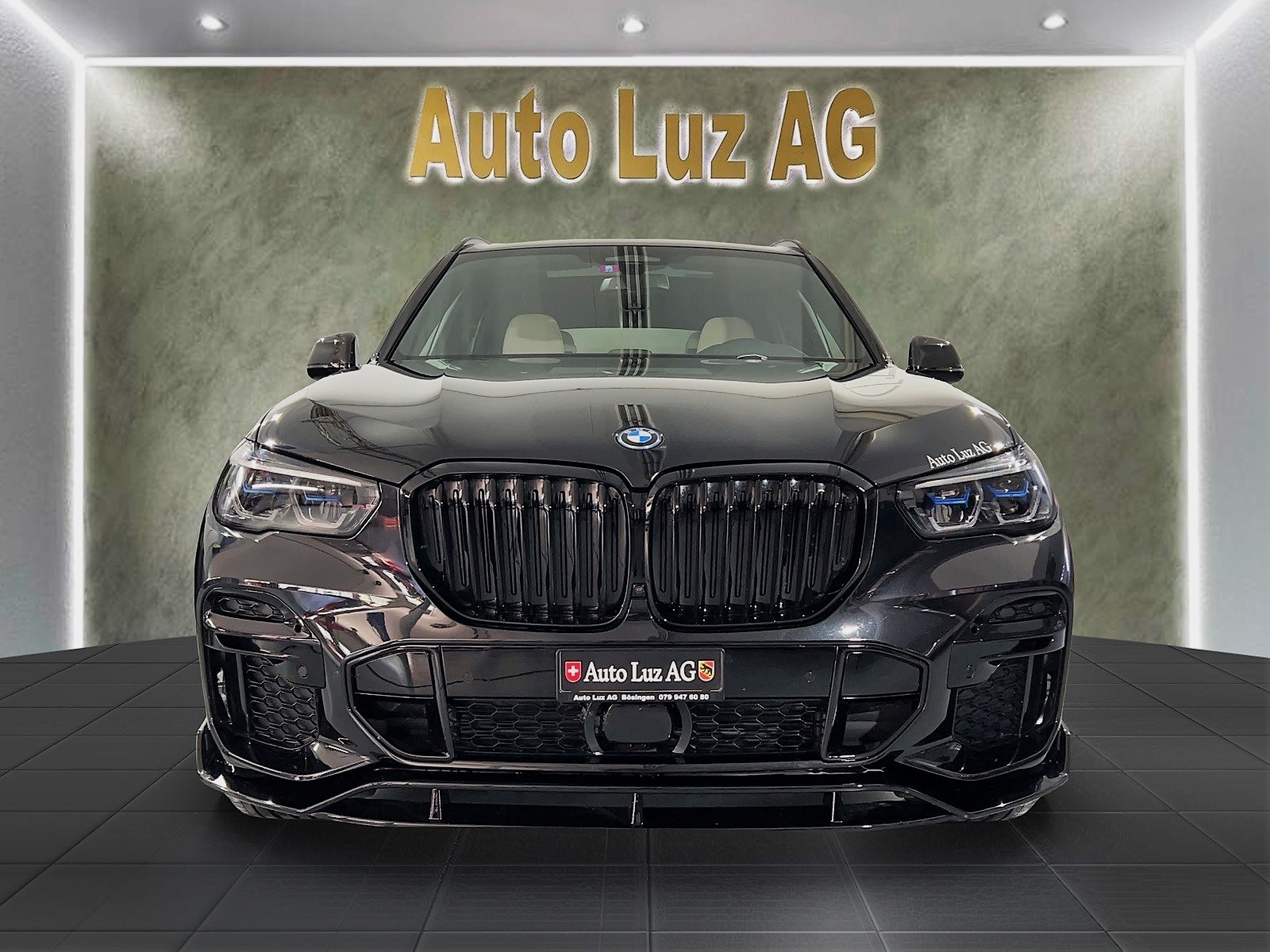 BMW X5 xDrive45e M Sport Steptronic-showroom-element-1