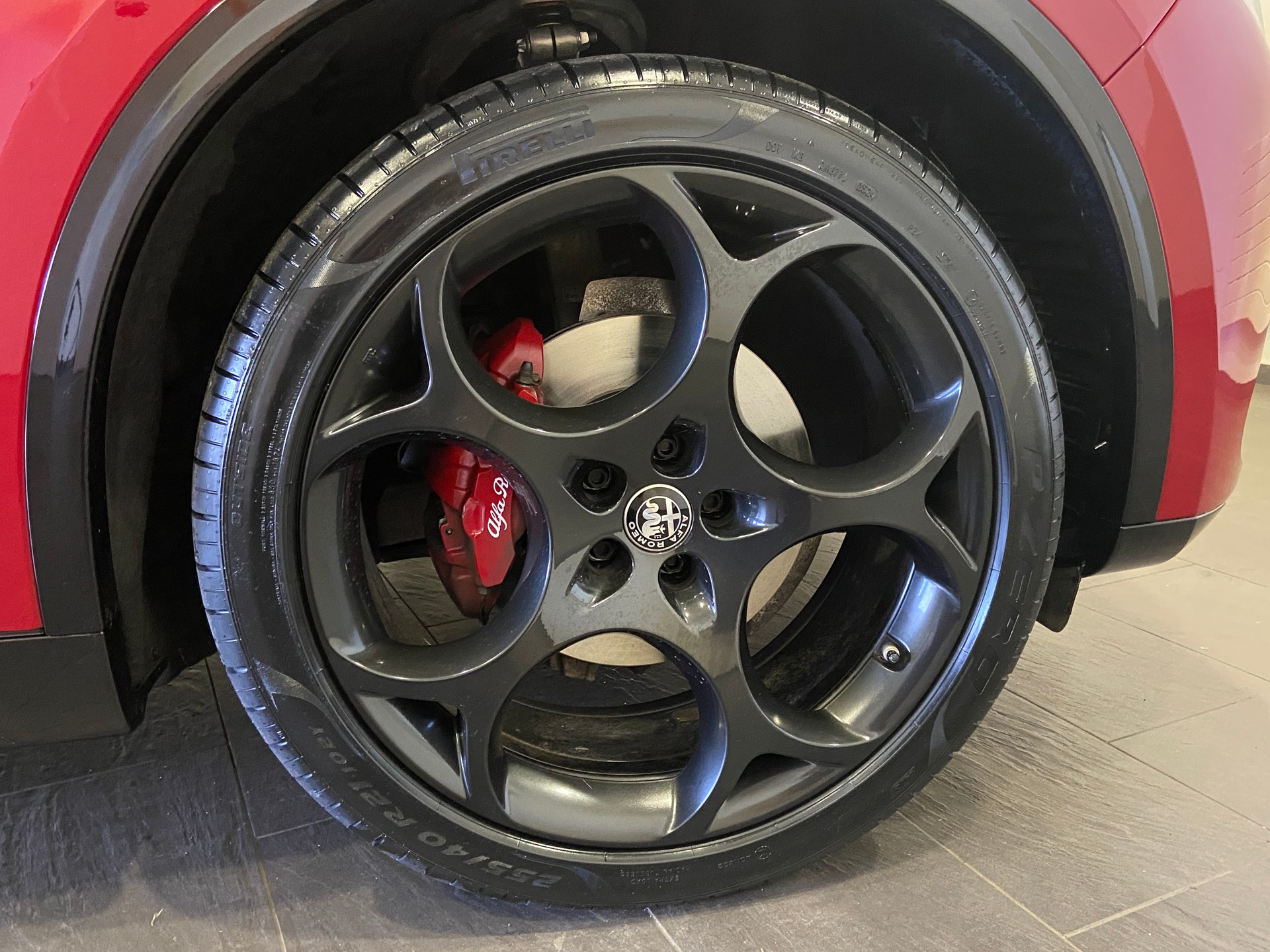 ALFA ROMEO Stelvio 2.0 Competizione Pack Sky Q4 AT8 MY23/24-showroom-element-3