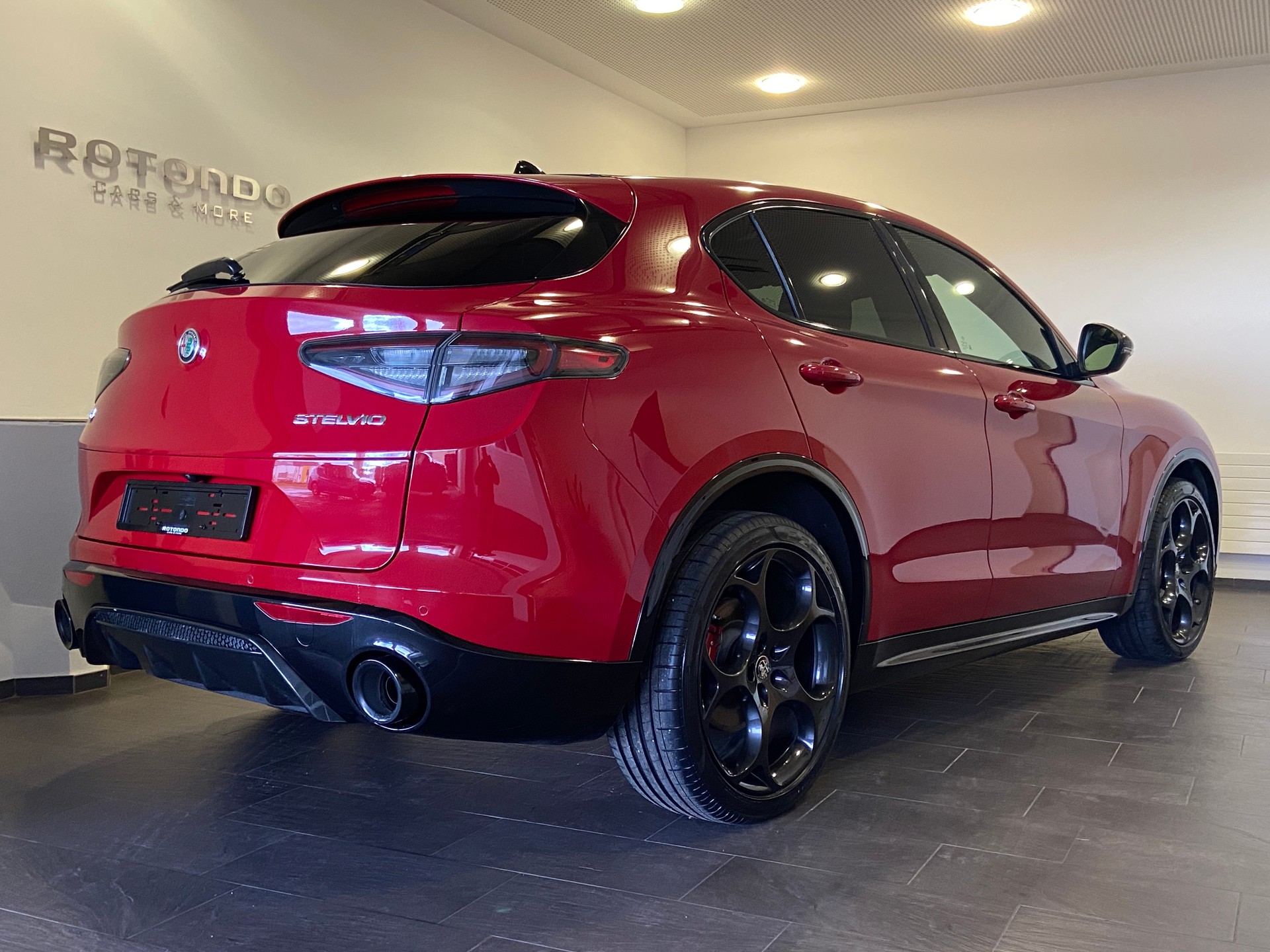 ALFA ROMEO Stelvio 2.0 Competizione Pack Sky Q4 AT8 MY23/24-showroom-element-1