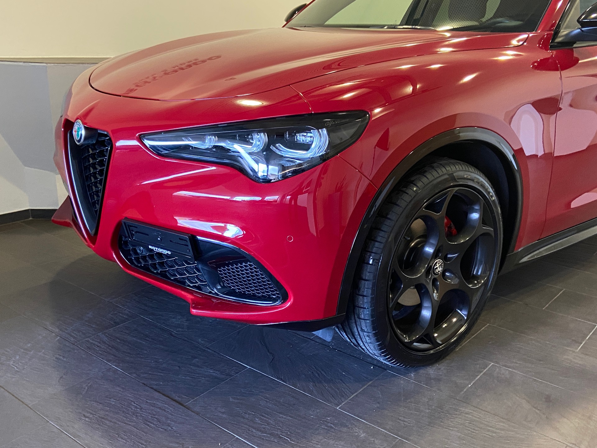 ALFA ROMEO Stelvio 2.0 Competizione Pack Sky Q4 AT8 MY23/24-showroom-element-2