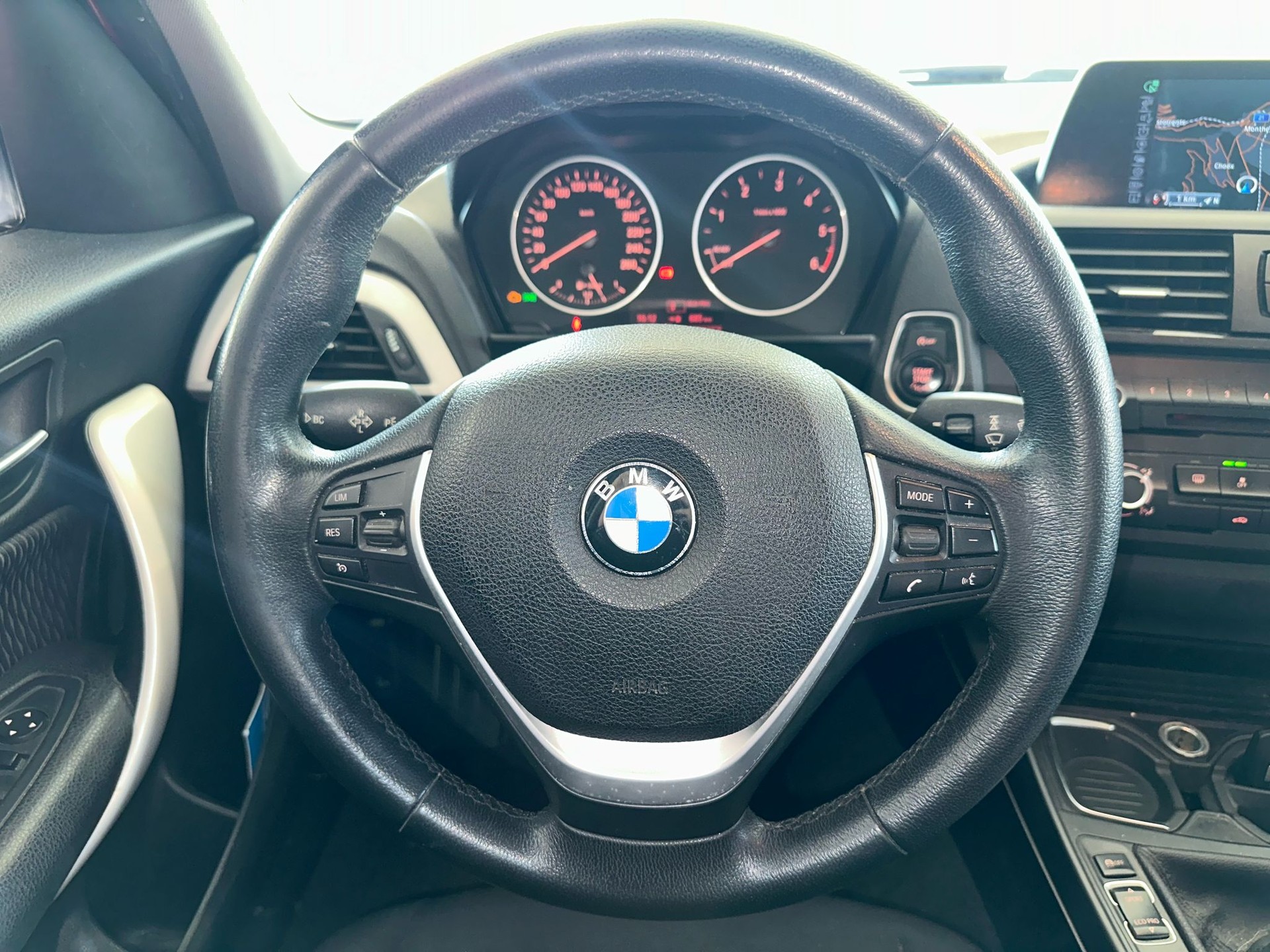 BMW 116d Efficient-Dynamics Edition-image-8