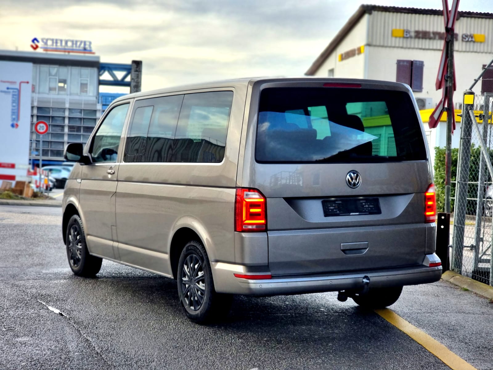 VW T6 Multivan 2.0 TDI Business DSG-showroom-element-3
