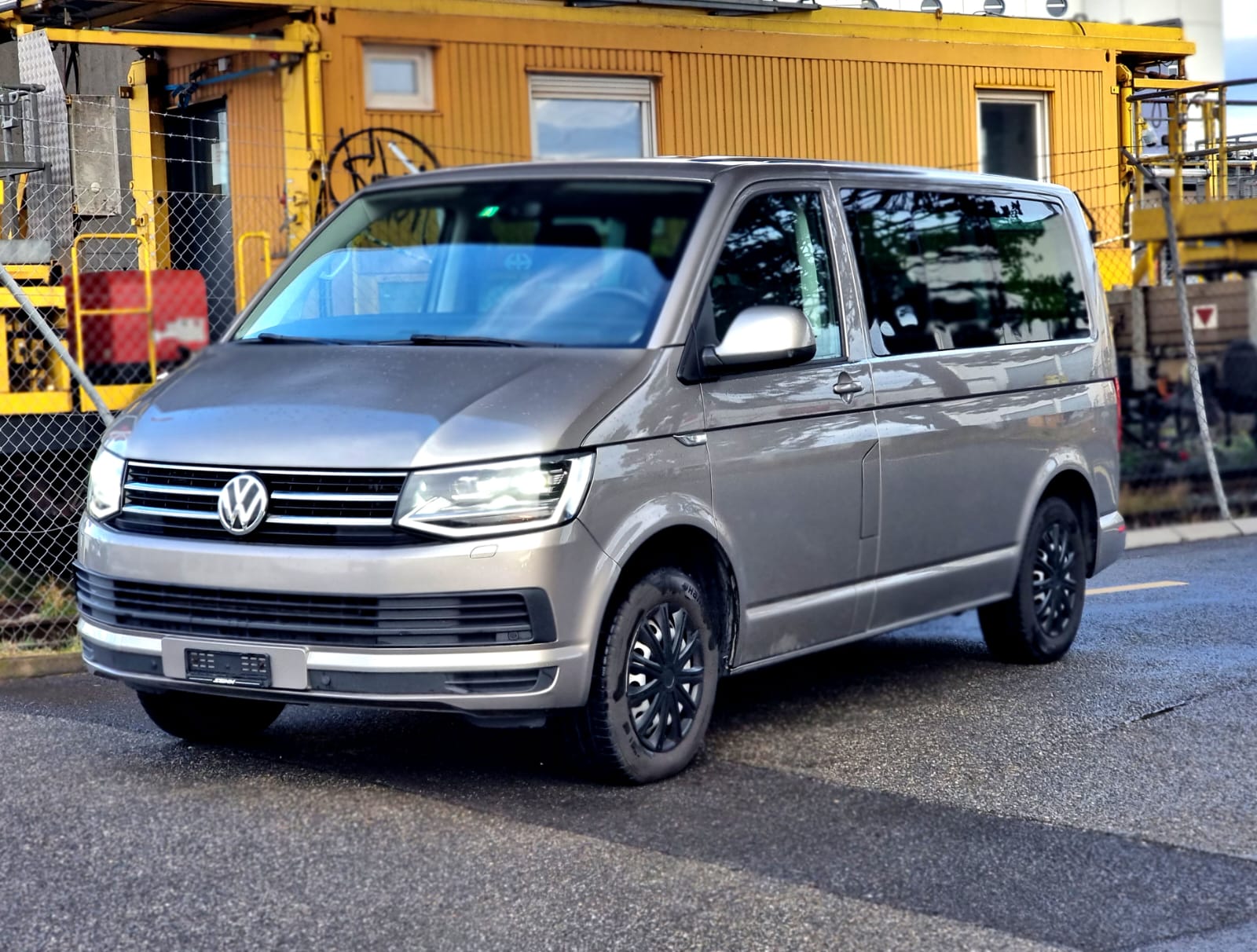 VW T6 Multivan 2.0 TDI Business DSG-showroom-element-2
