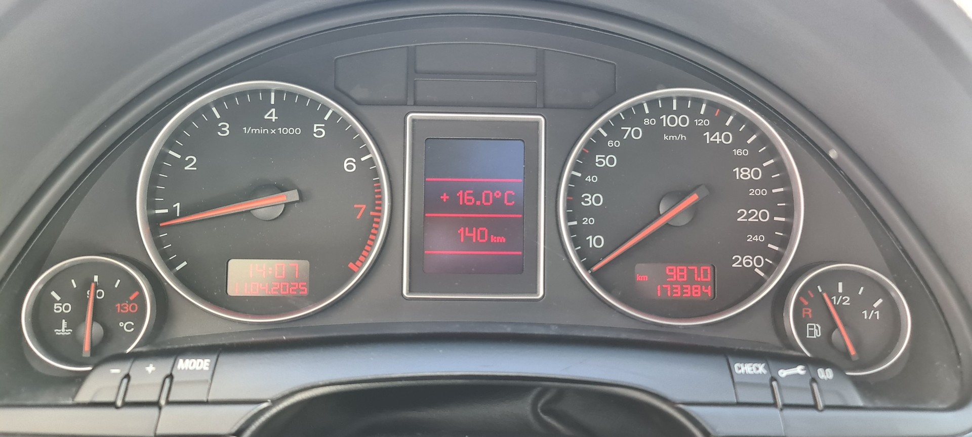 AUDI A4 1.8 T-image-19