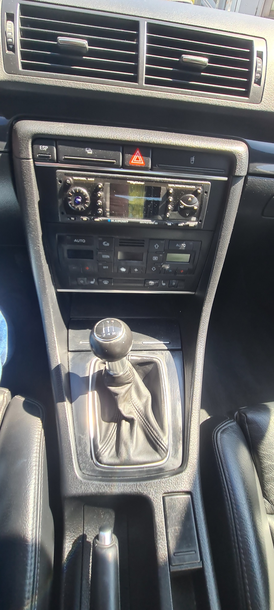 AUDI A4 1.8 T-image-18