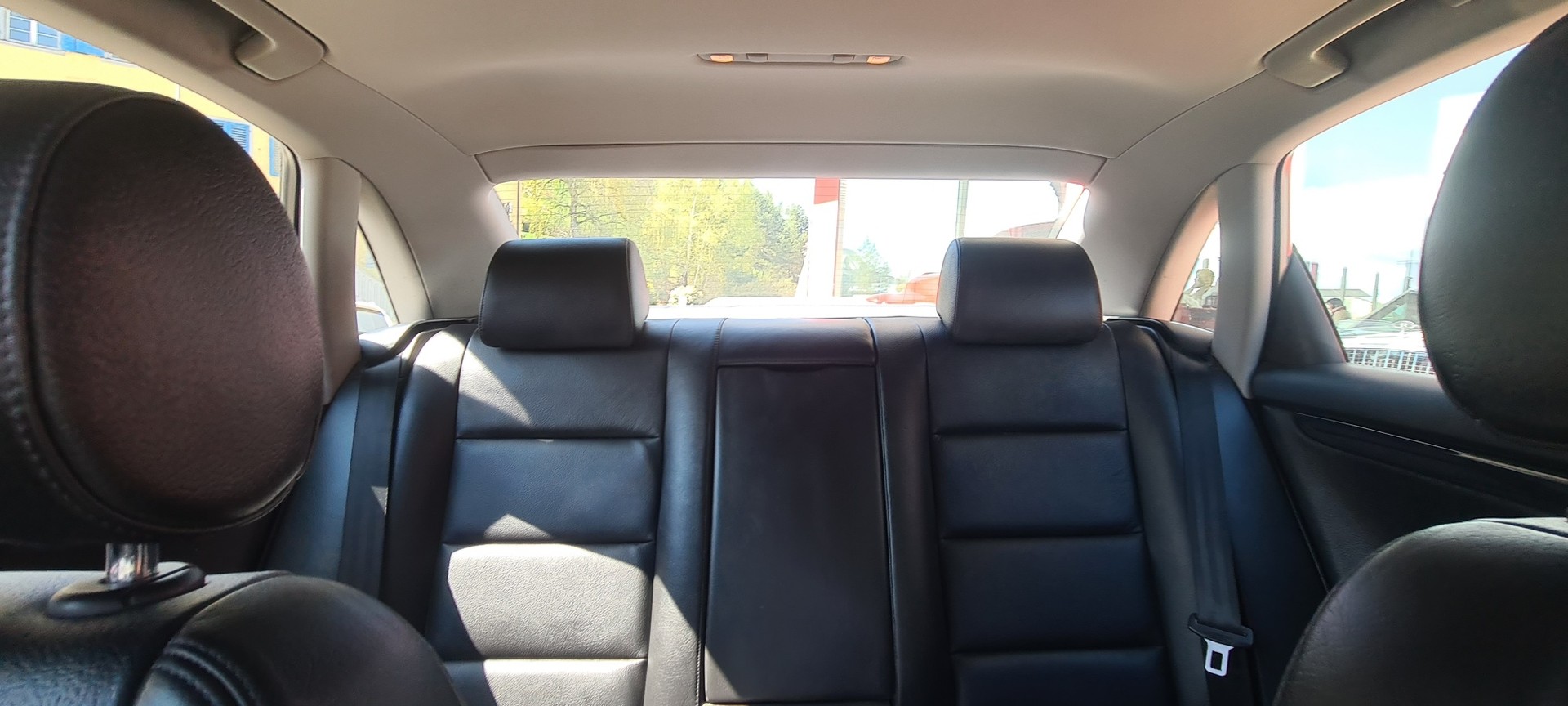 AUDI A4 1.8 T-image-17