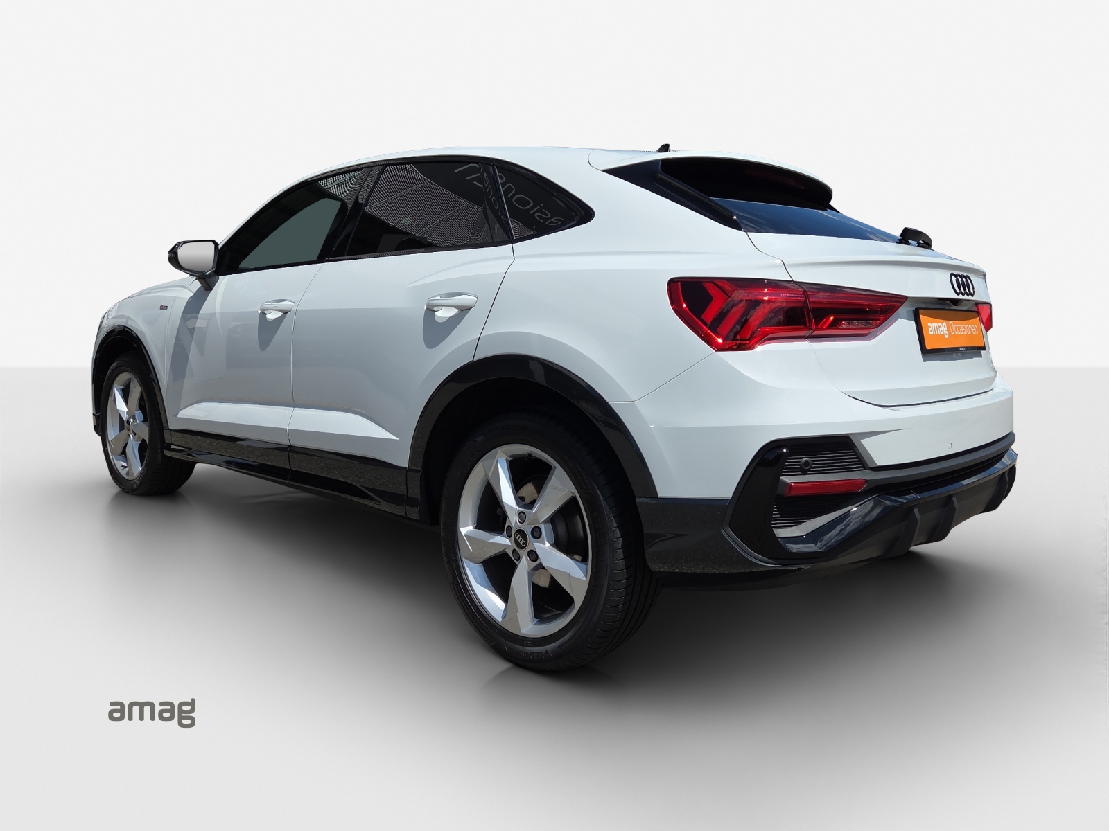 AUDI Q3 Sportback 35 TFSI S line-showroom-element-2
