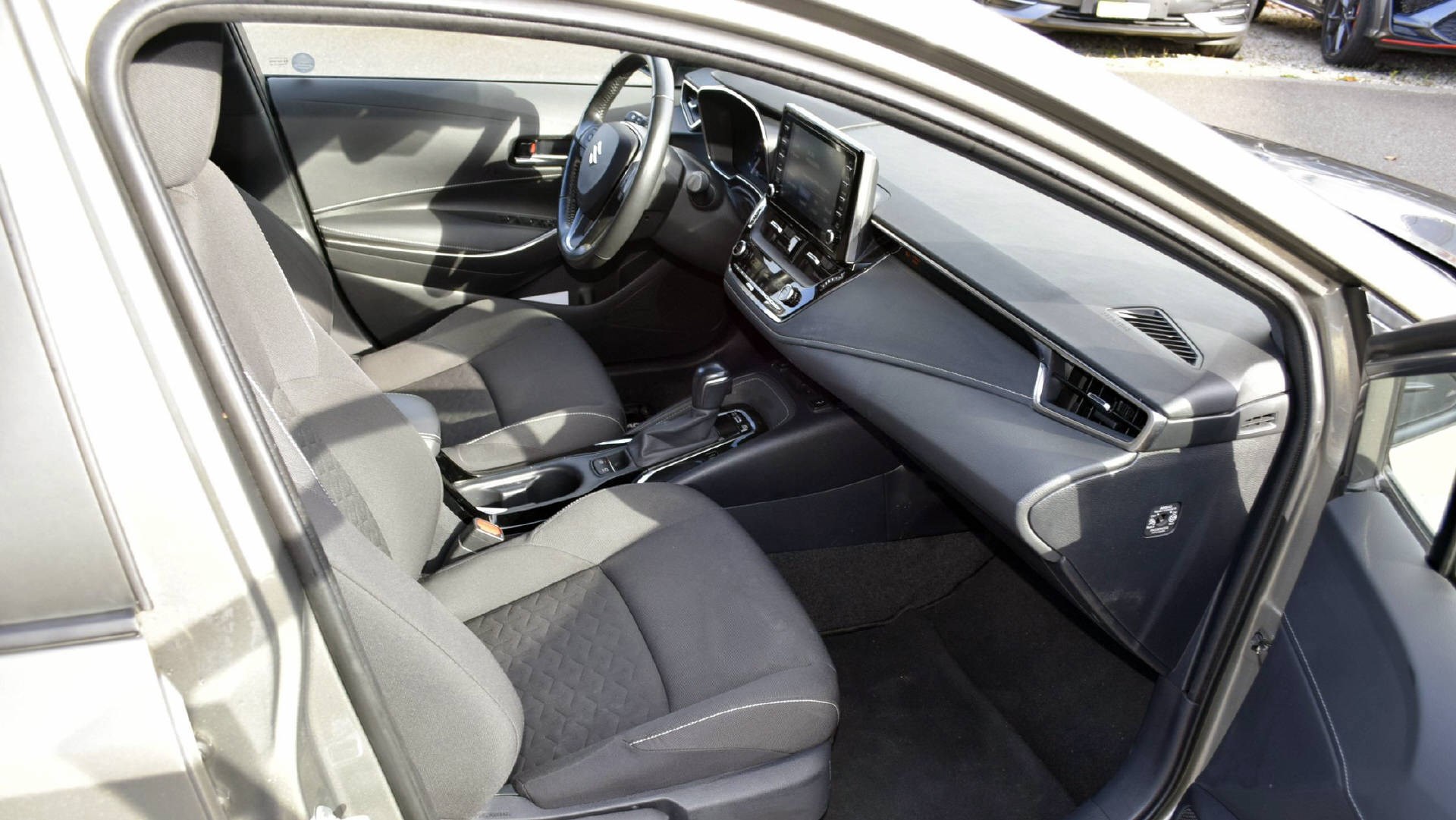 SUZUKI Swace 1.8 Compact Top Hybrid-image-9