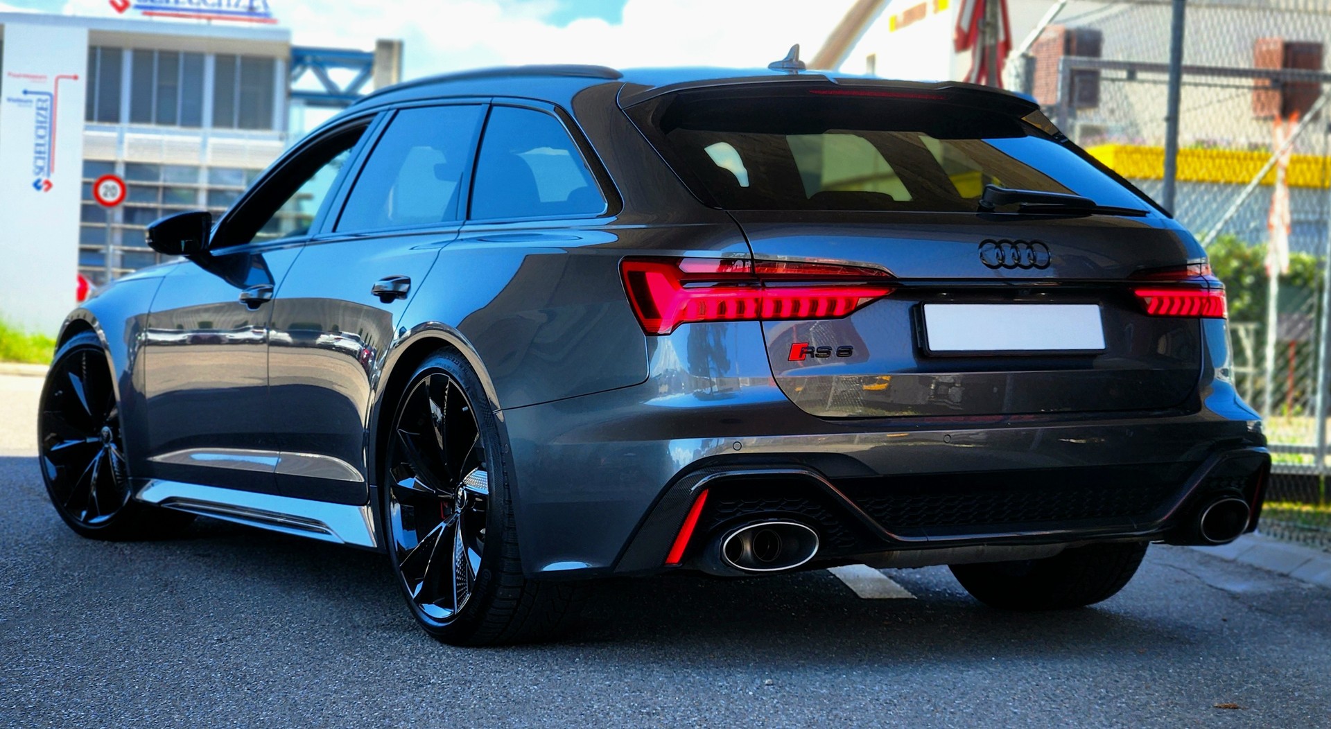 AUDI RS6 avant 4.0 TFSI V8 Quattro-showroom-element-3