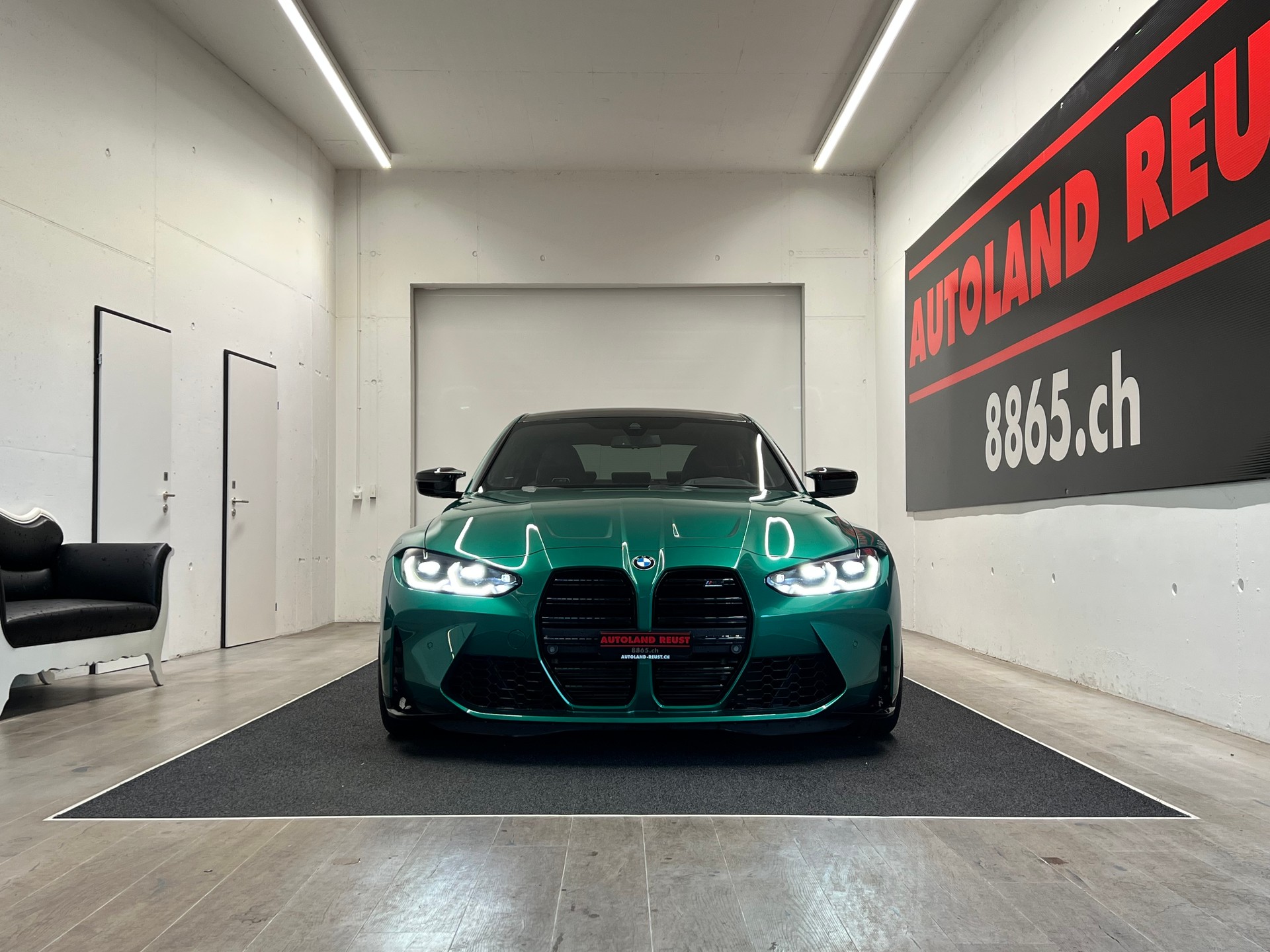 BMW M3 Competition M xDrive-showroom-element-1