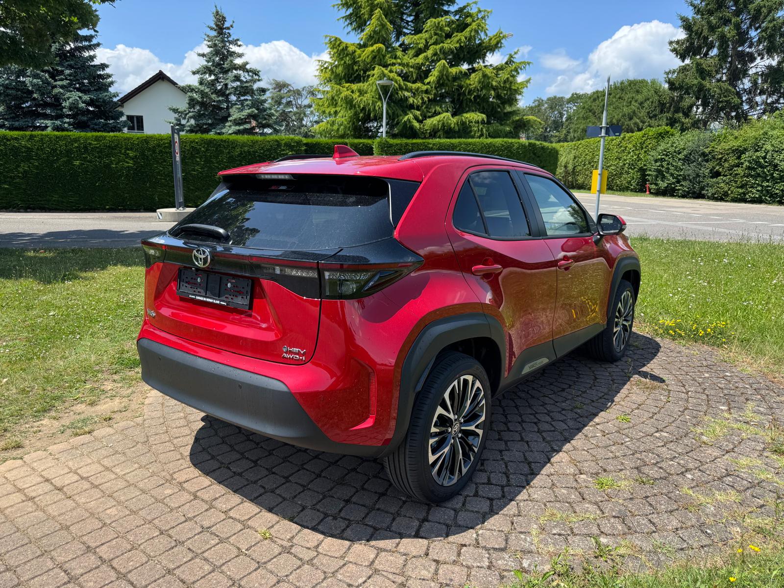 TOYOTA Yaris Cross 1.5 Premium AWDi e-CVT-showroom-element-3