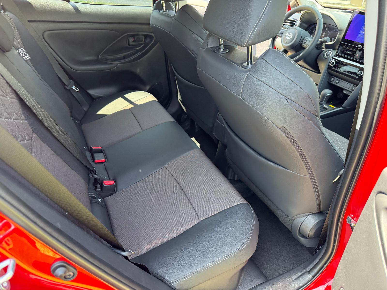 TOYOTA Yaris Cross 1.5 Premium AWDi e-CVT-image-7