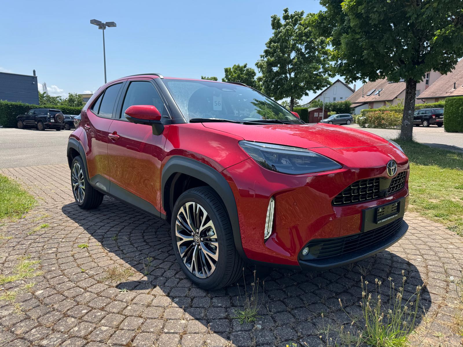 TOYOTA Yaris Cross 1.5 Premium AWDi e-CVT-showroom-element-1
