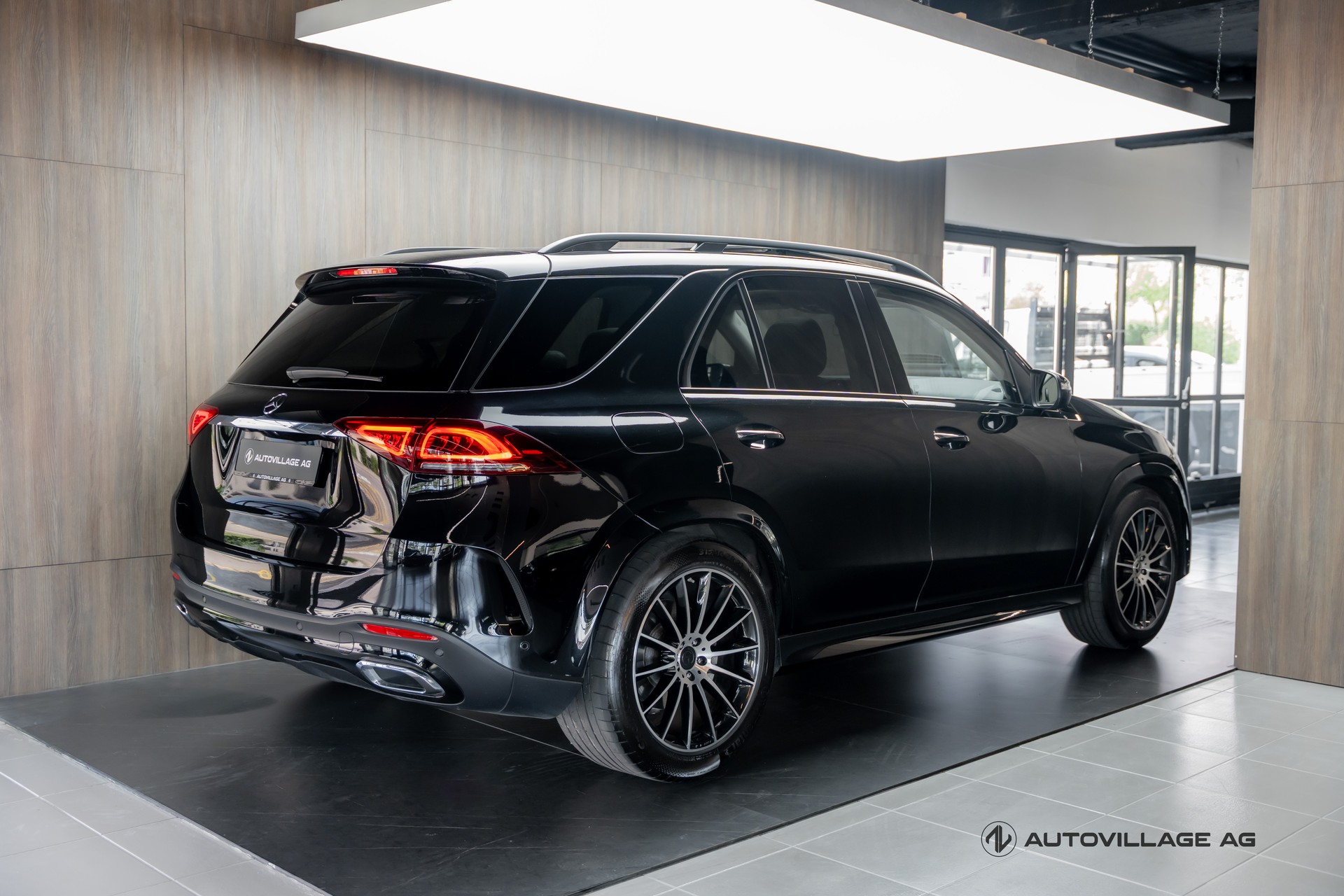 MERCEDES-BENZ GLE 400 d 4Matic 9G-Tronic-showroom-element-1