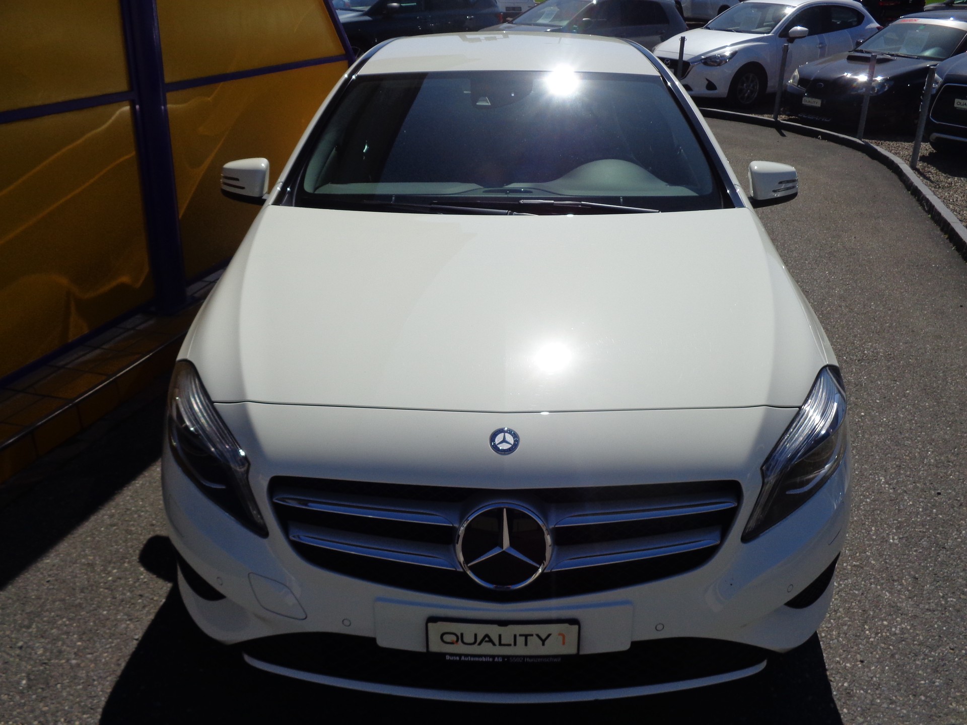 MERCEDES-BENZ A 200 Urban 7G-DCT-showroom-element-1
