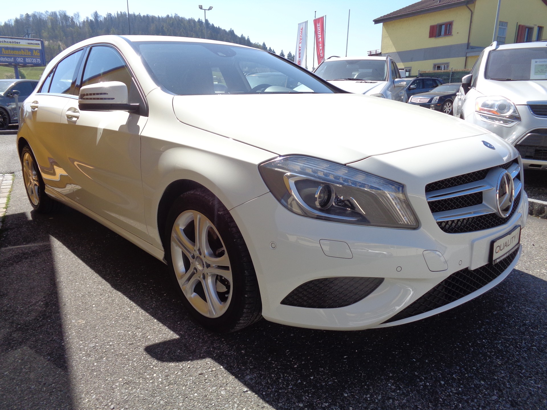 MERCEDES-BENZ A 200 Urban 7G-DCT-showroom-element-3