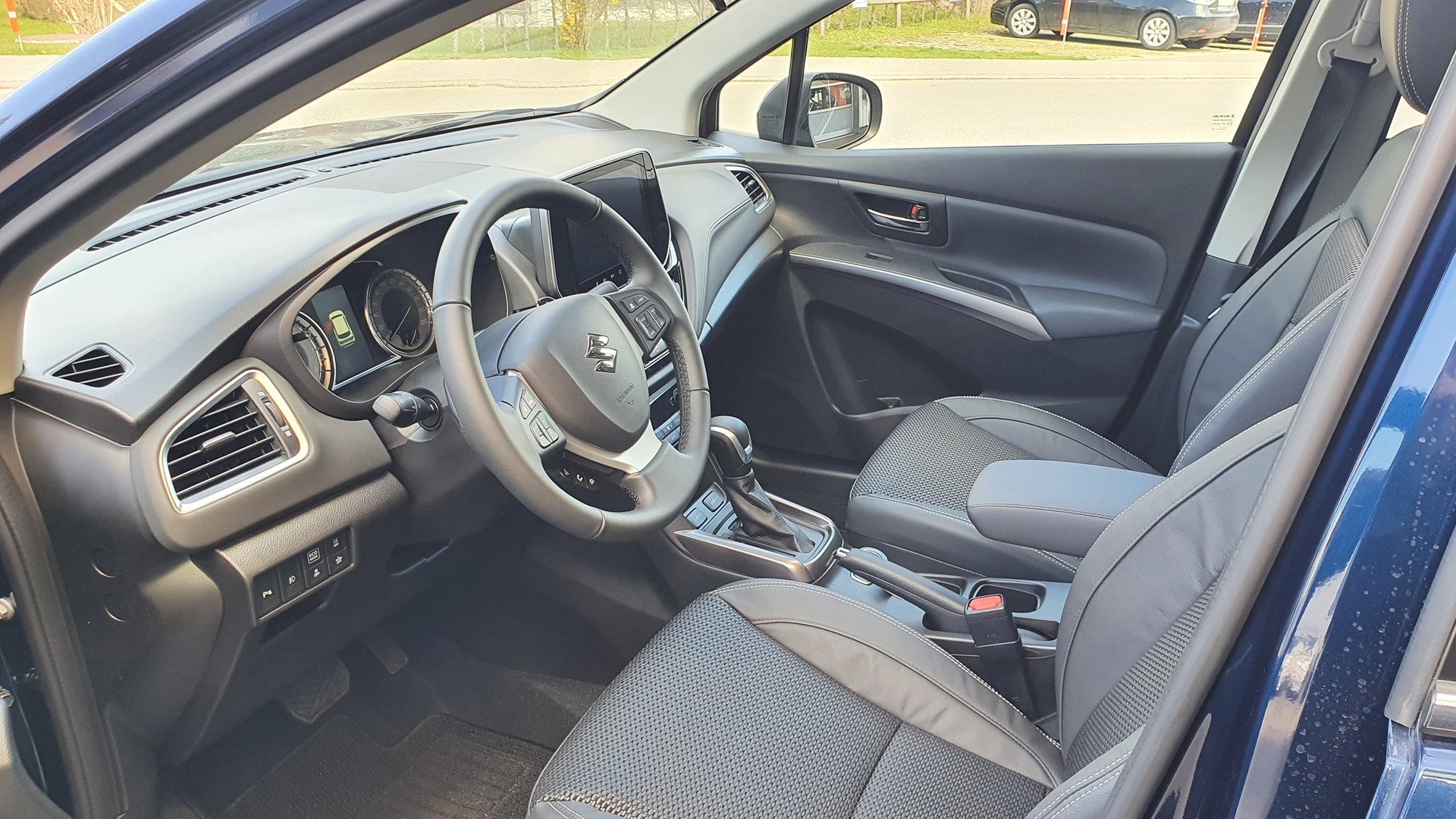 SUZUKI S-Cross 1.5 Compact Top Hybrid-image-7