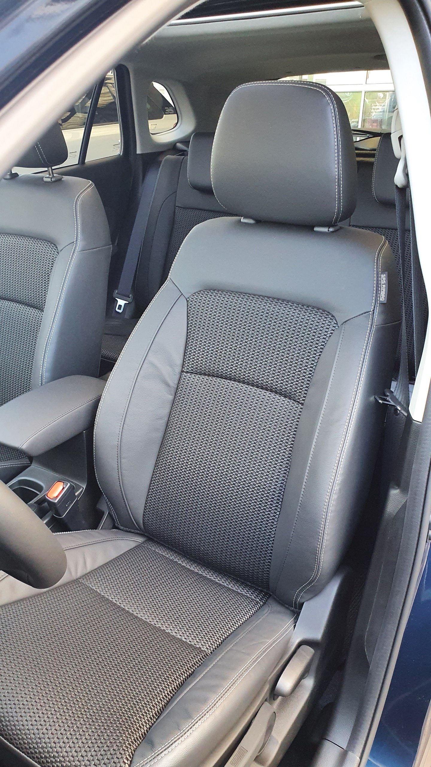 SUZUKI S-Cross 1.5 Compact Top Hybrid-image-8