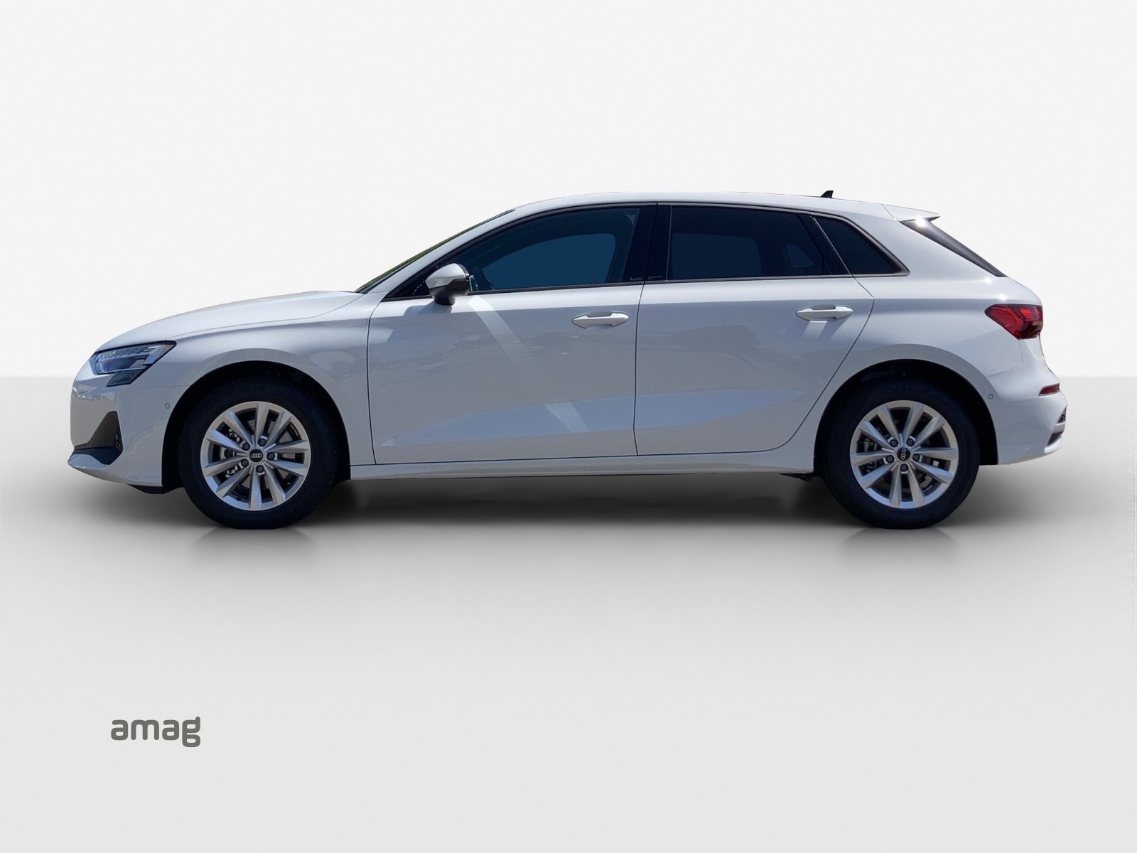 AUDI A3 Sportback 35 TFSI Attraction-showroom-element-1