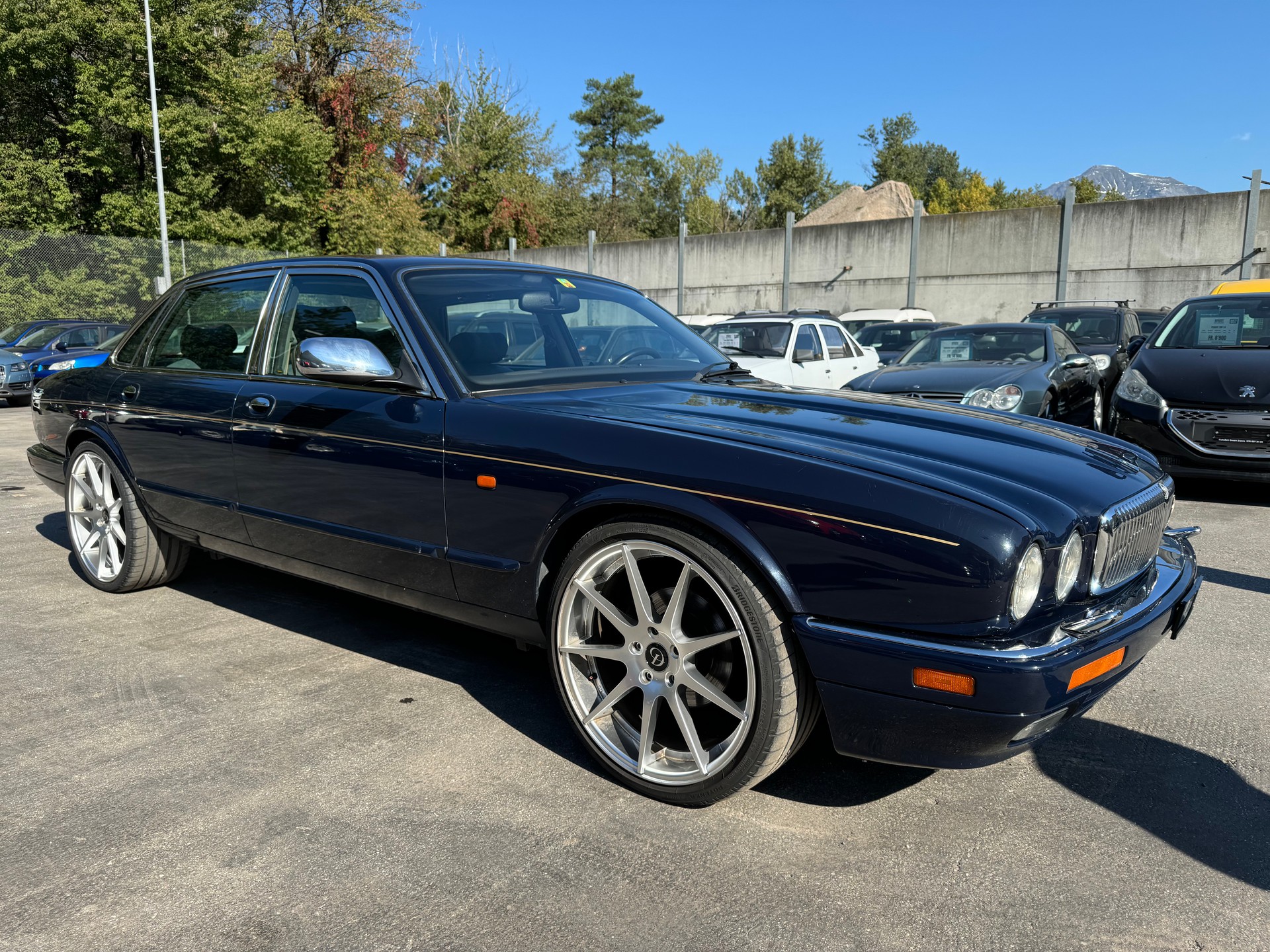 DAIMLER 6.0 Double Six-image-1