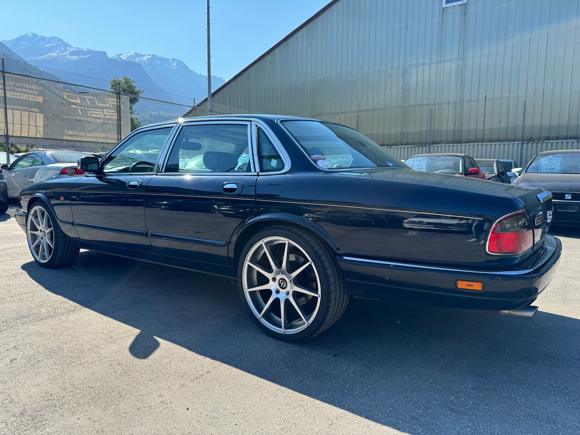 DAIMLER 6.0 Double Six-image-5