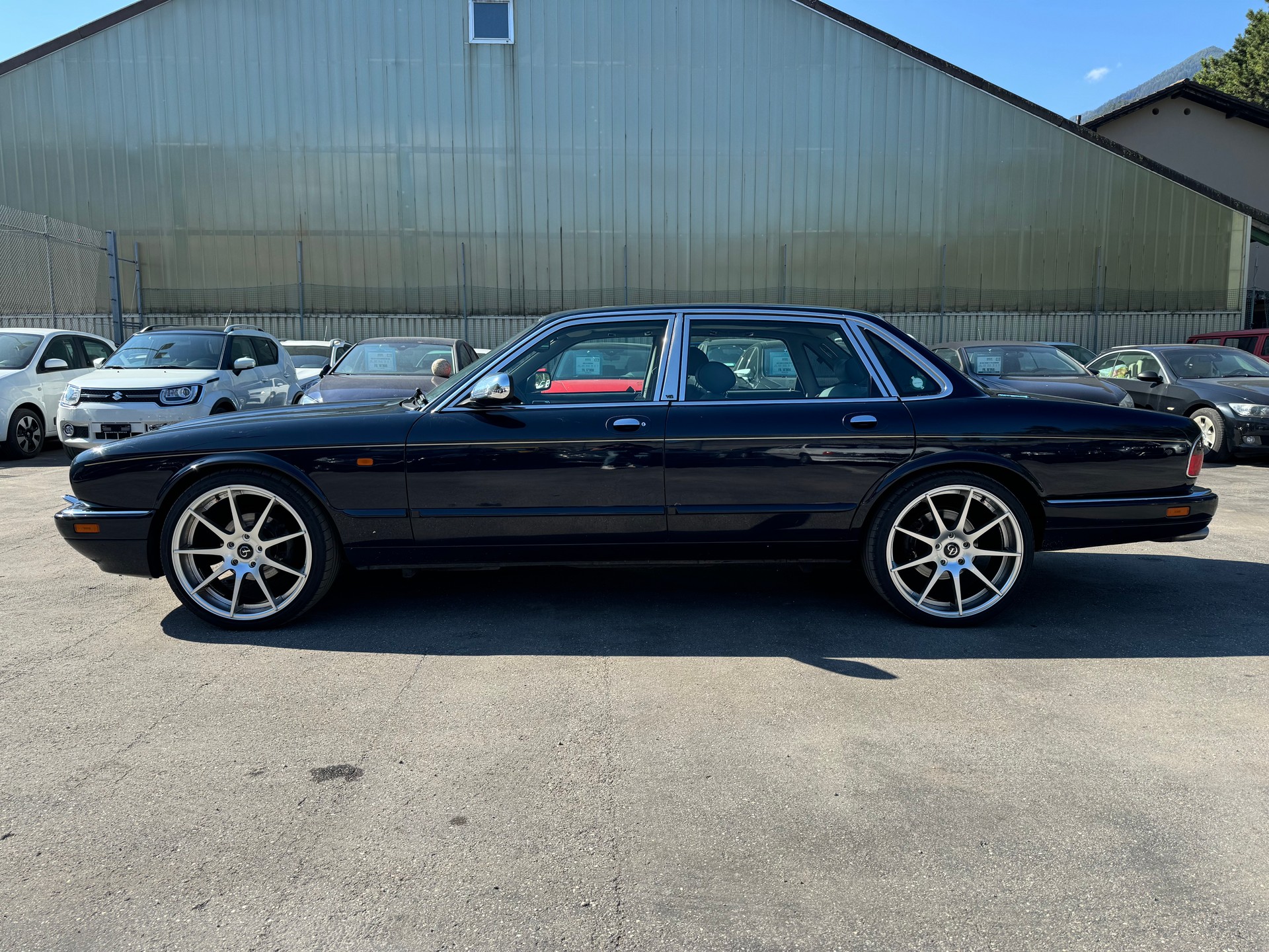 DAIMLER 6.0 Double Six-image-6