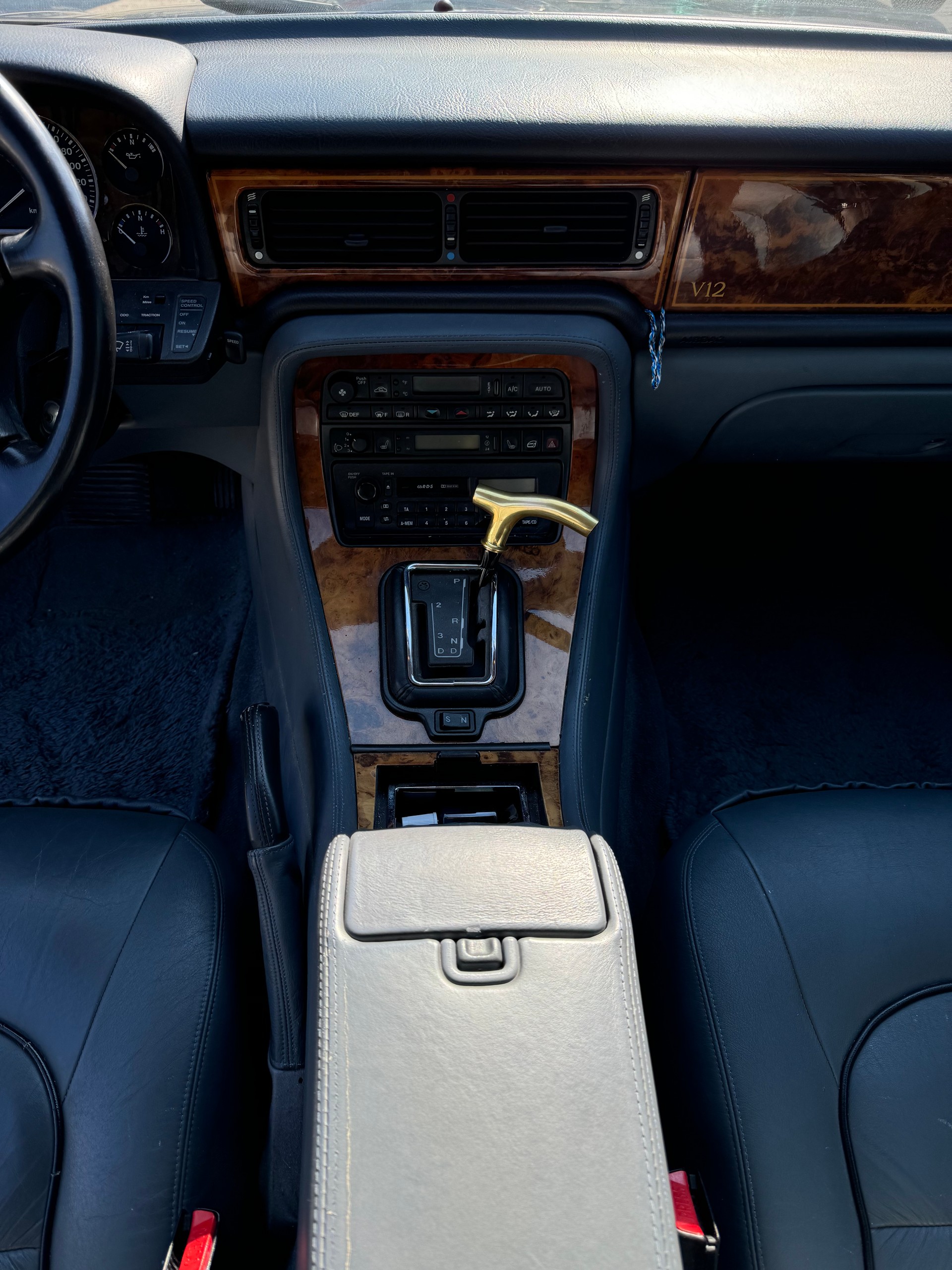 DAIMLER 6.0 Double Six-image-13