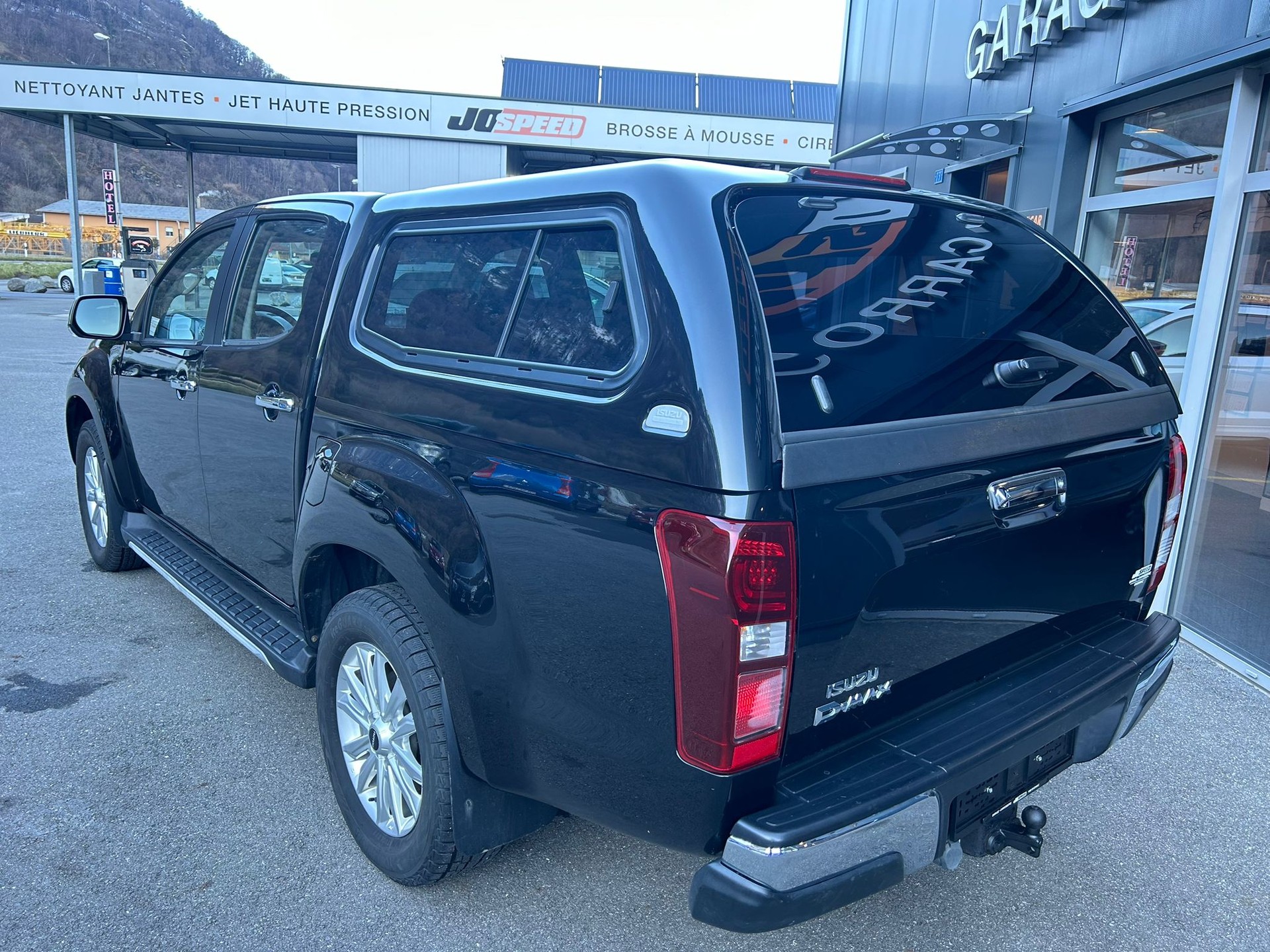 ISUZU D-MAX 1.9 Crew Cab Quasar 4x4 A-showroom-element-2