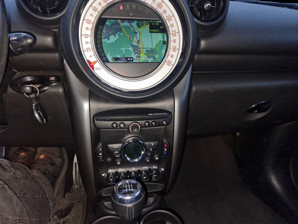 MINI Countryman R60 2.0 SD Cooper ALL4-image-11