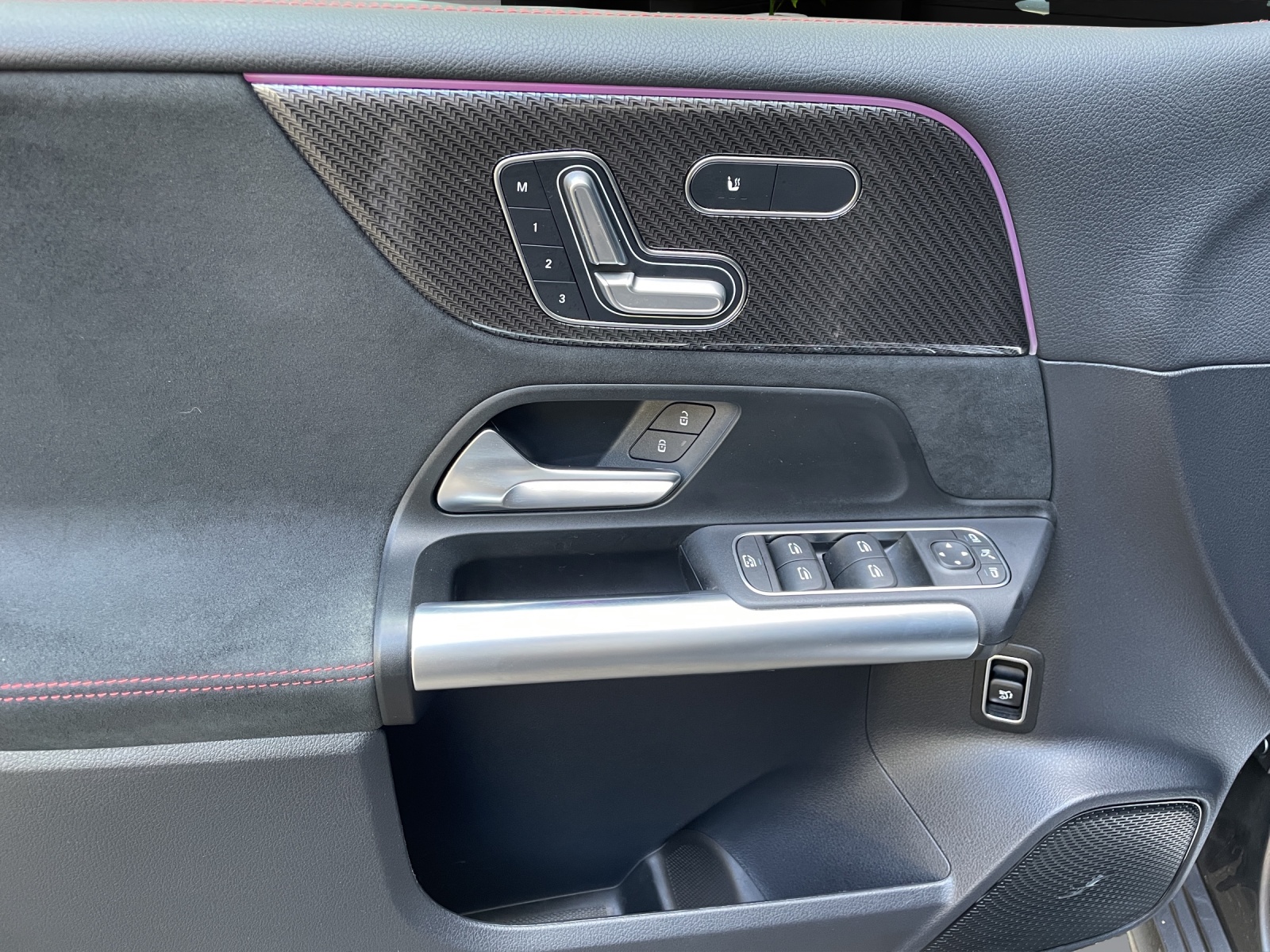 Image MERCEDES-BENZ B-200 B 200 d Night Star 8G-DCT