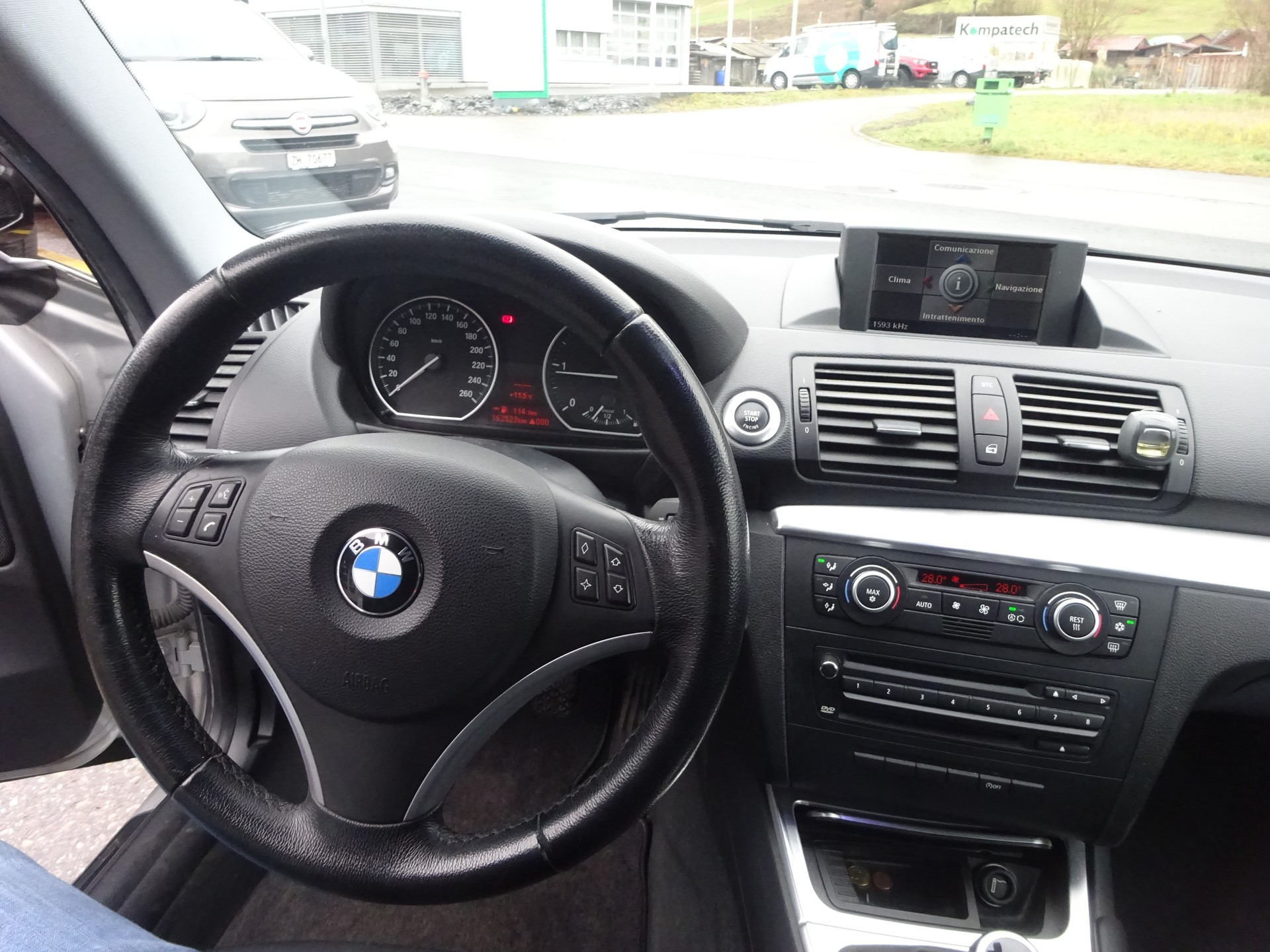BMW 123d Coupé-image-11