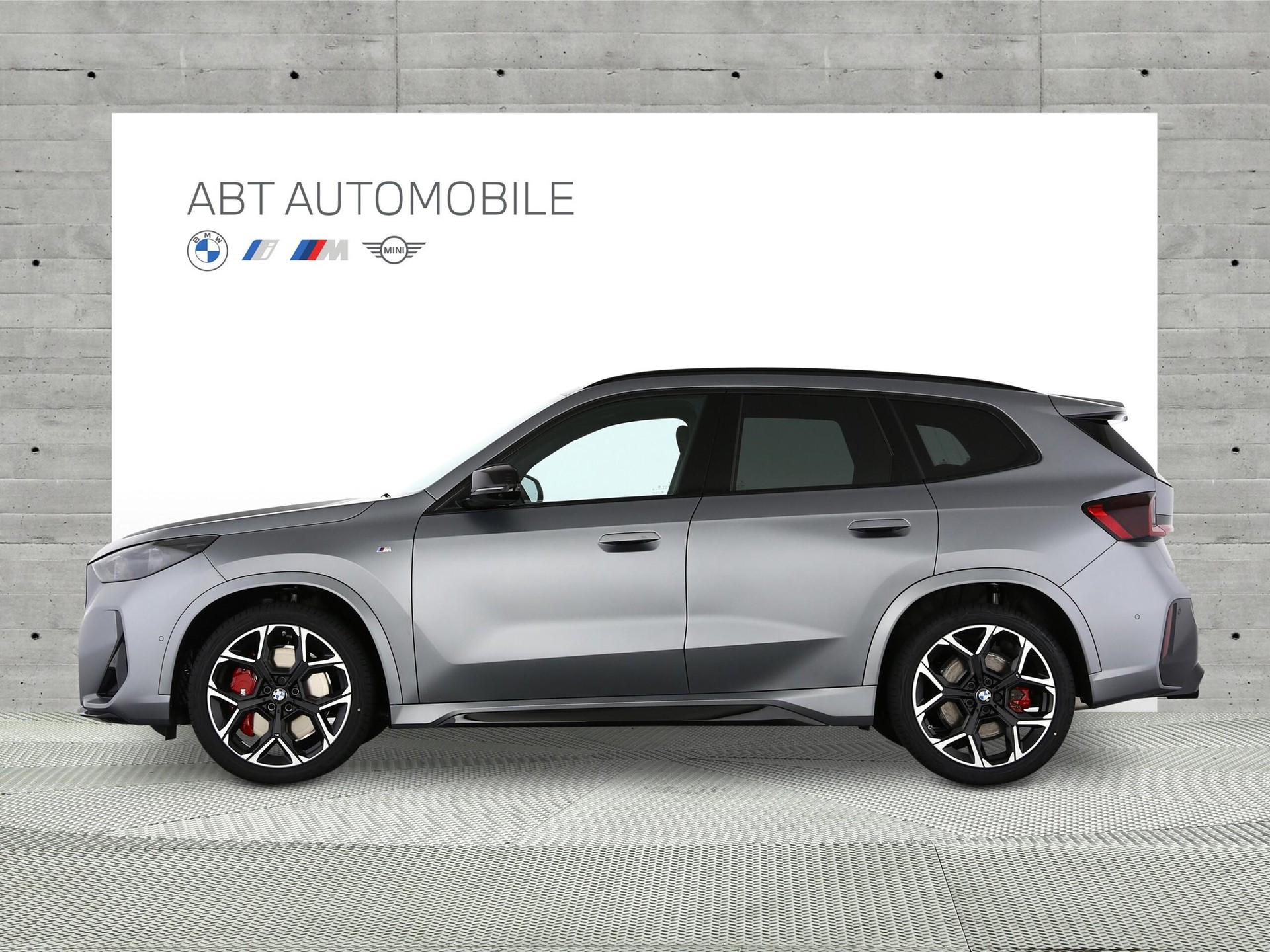 BMW X1 M35i-showroom-element-1