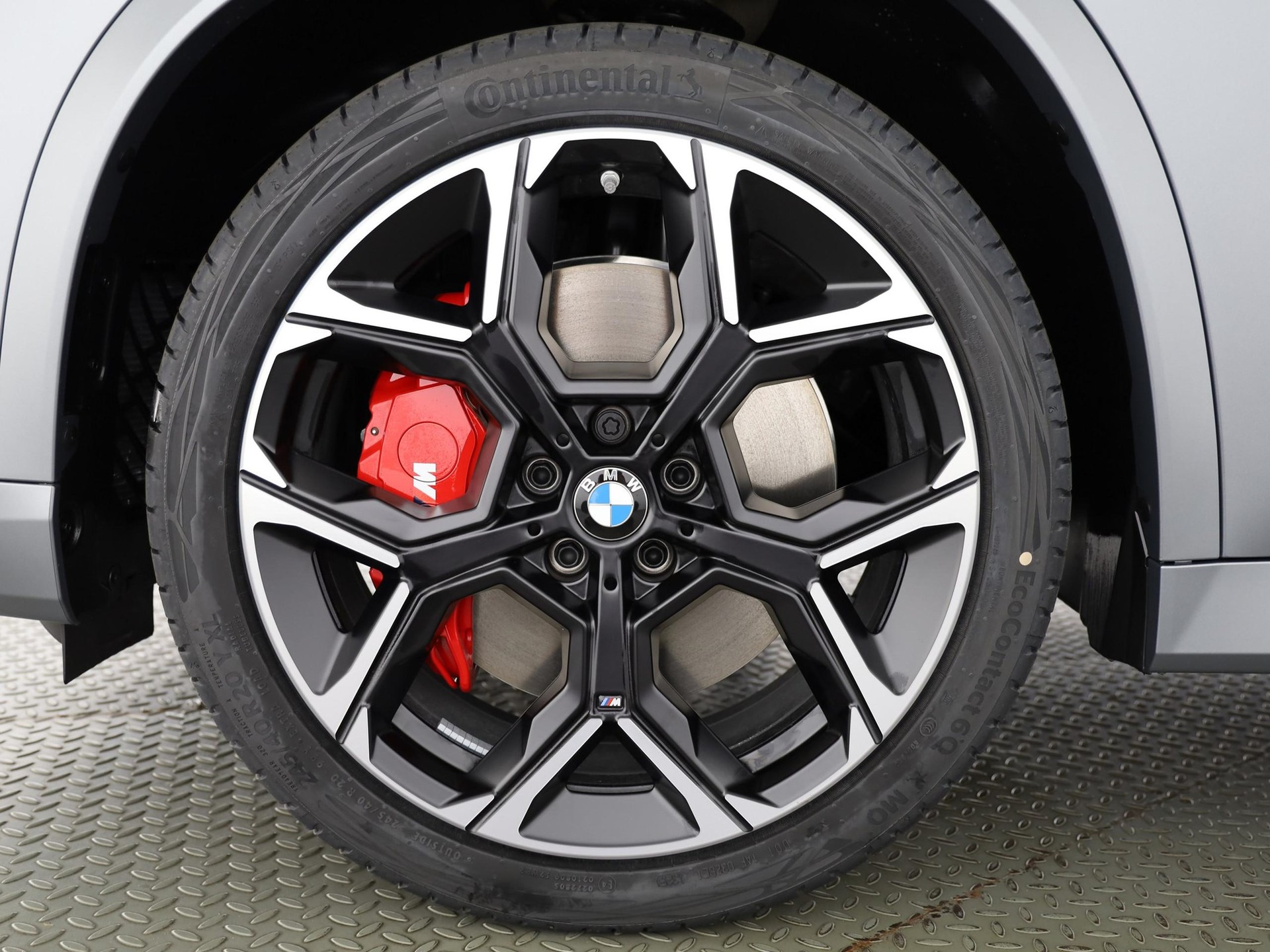 BMW X1 M35i-showroom-element-3