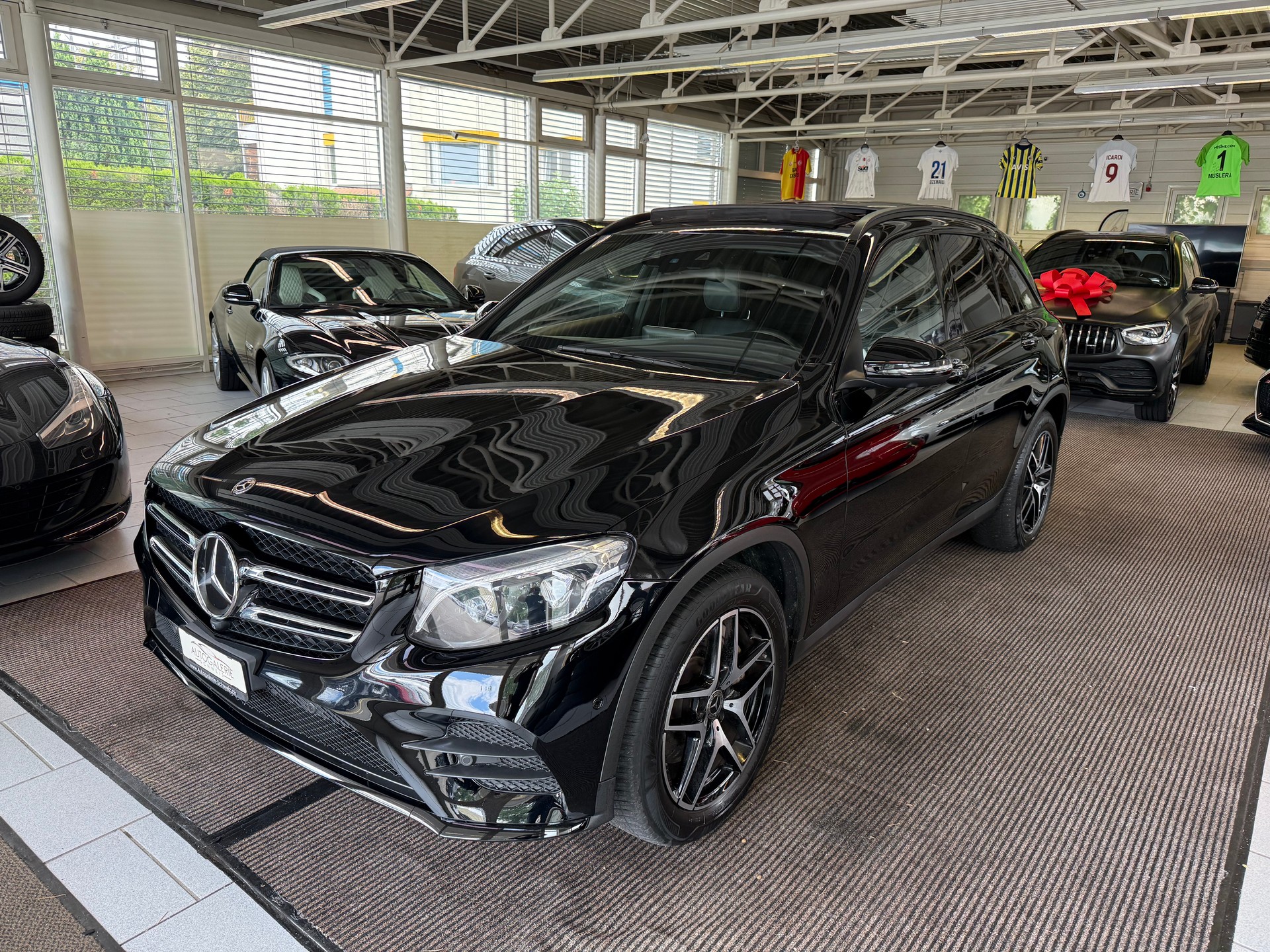 MERCEDES-BENZ GLC 250 d AMG Line 4Matic 9G-Tronic | CH | Panorama | Keyless | Fahrassistenz Plus | Comand |