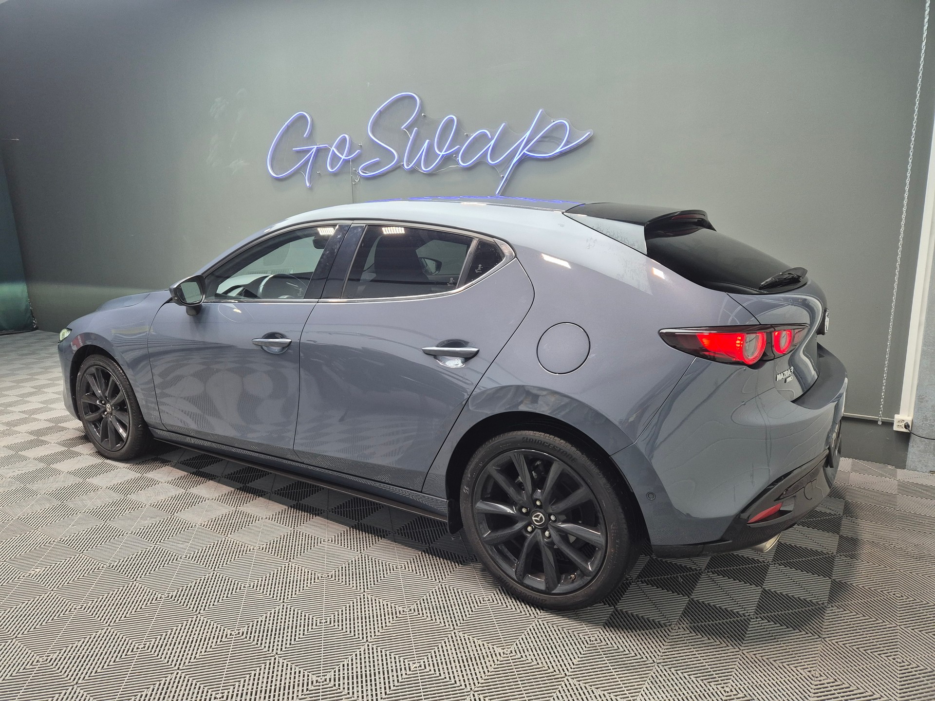 MAZDA 3 Hatchback SKYACTIV-X M Hybrid 180 Revolution AWD-image-6