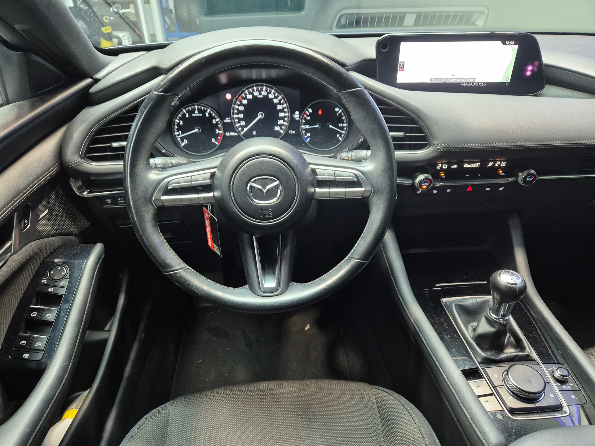 MAZDA 3 Hatchback SKYACTIV-X M Hybrid 180 Revolution AWD-image-18
