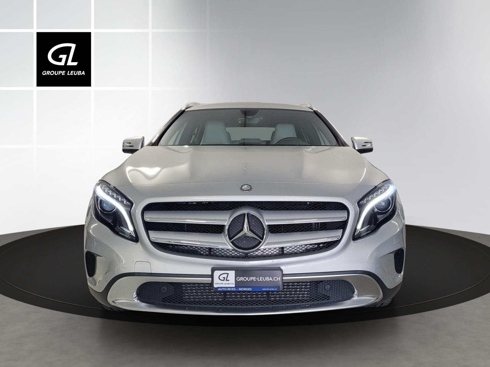 MERCEDES-BENZ GLA 200 Urban 7G-DCT-showroom-element-1