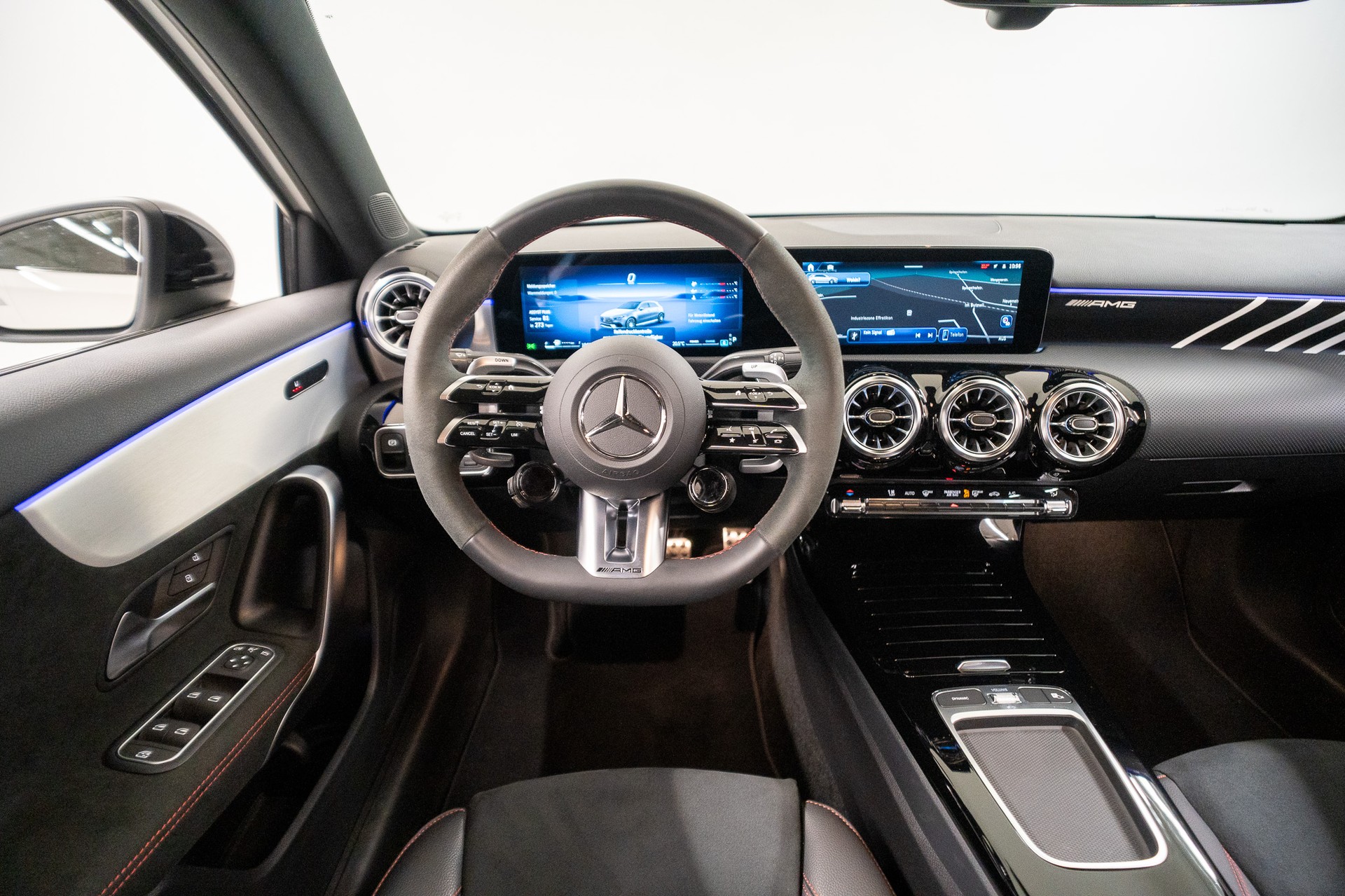 MERCEDES-BENZ A 35 AMG 4matic *FACELIFT*-image-16