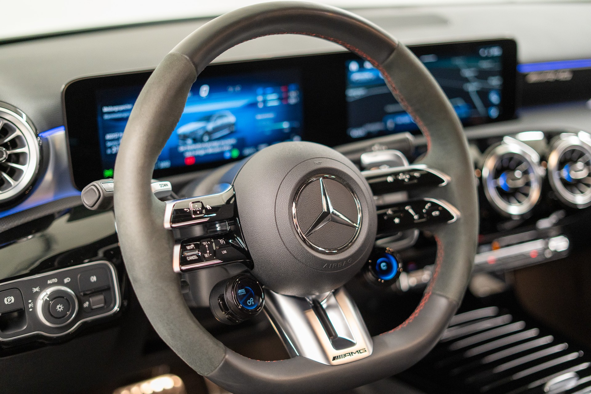 MERCEDES-BENZ A 35 AMG 4matic *FACELIFT*-image-10