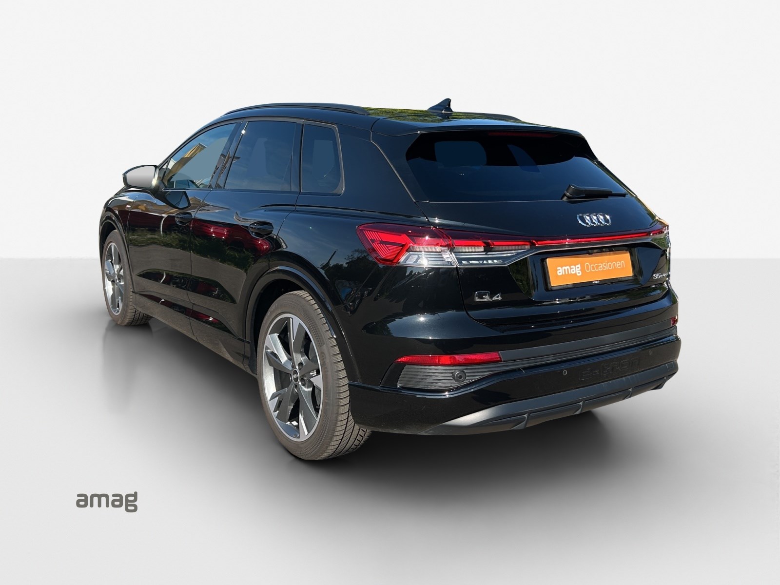 AUDI Q4 e-tron 35-showroom-element-2