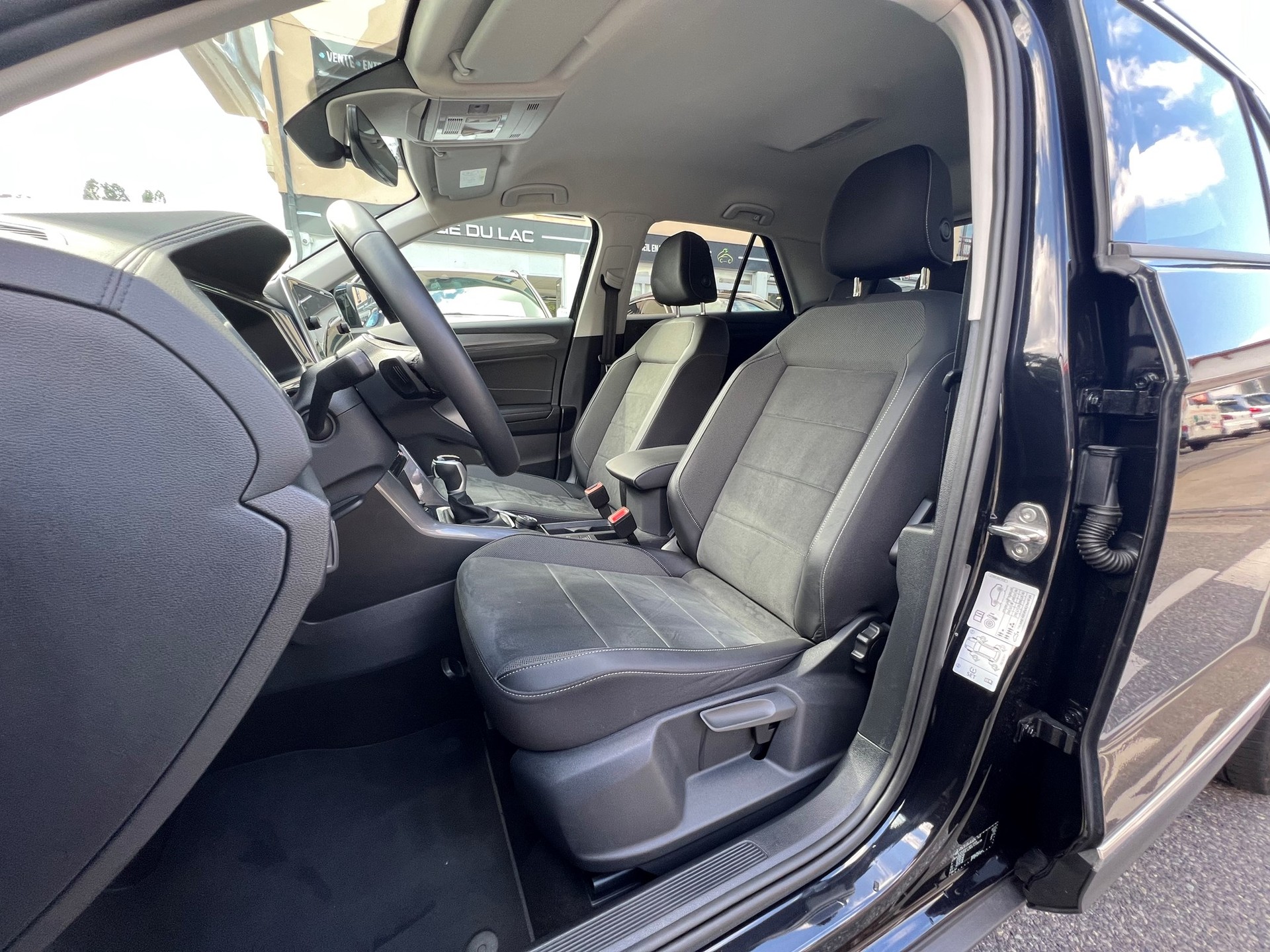 VW T-Roc 2.0 TSI Style DSG 4Motion-image-10