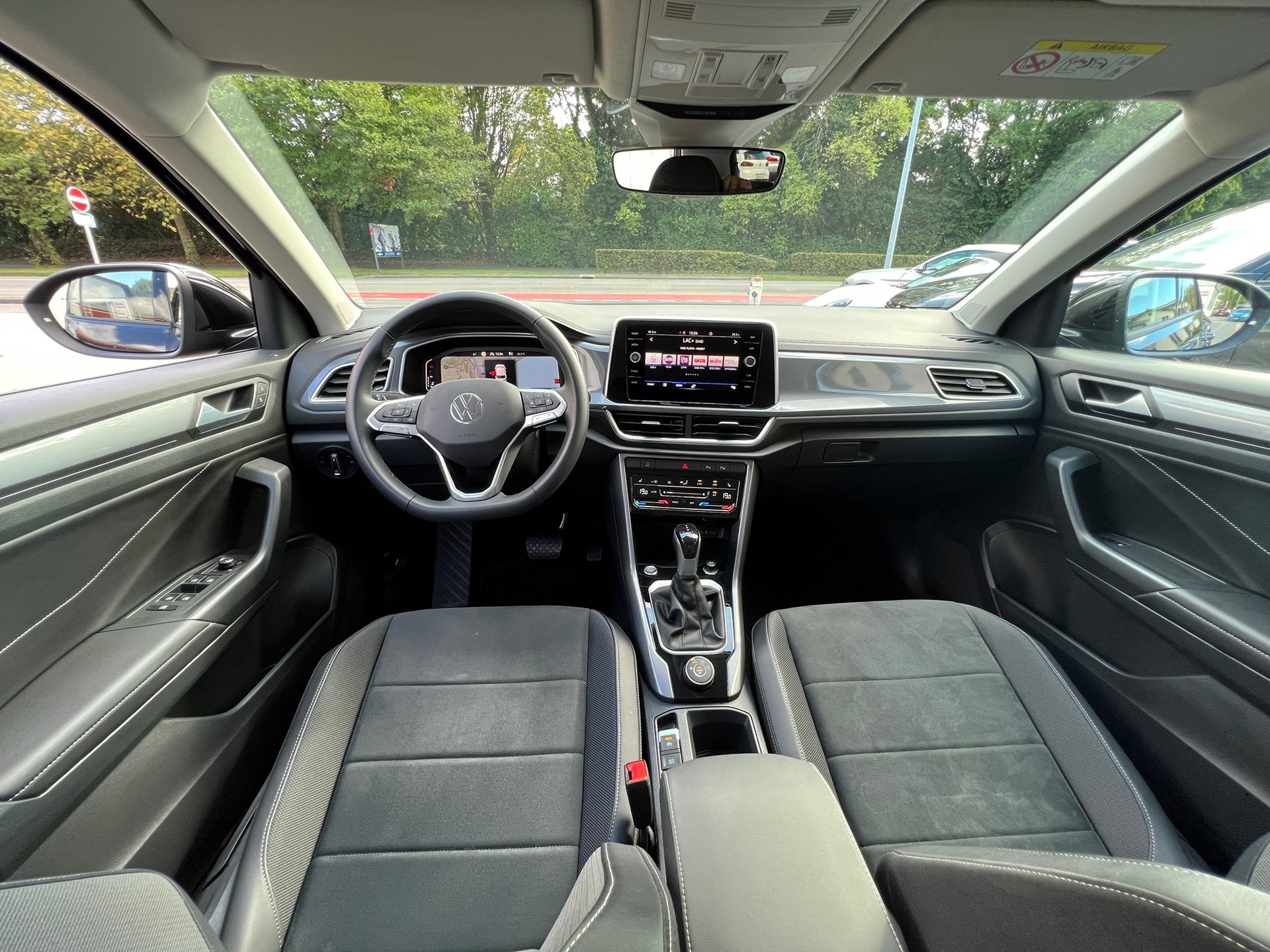 VW T-Roc 2.0 TSI Style DSG 4Motion-image-17