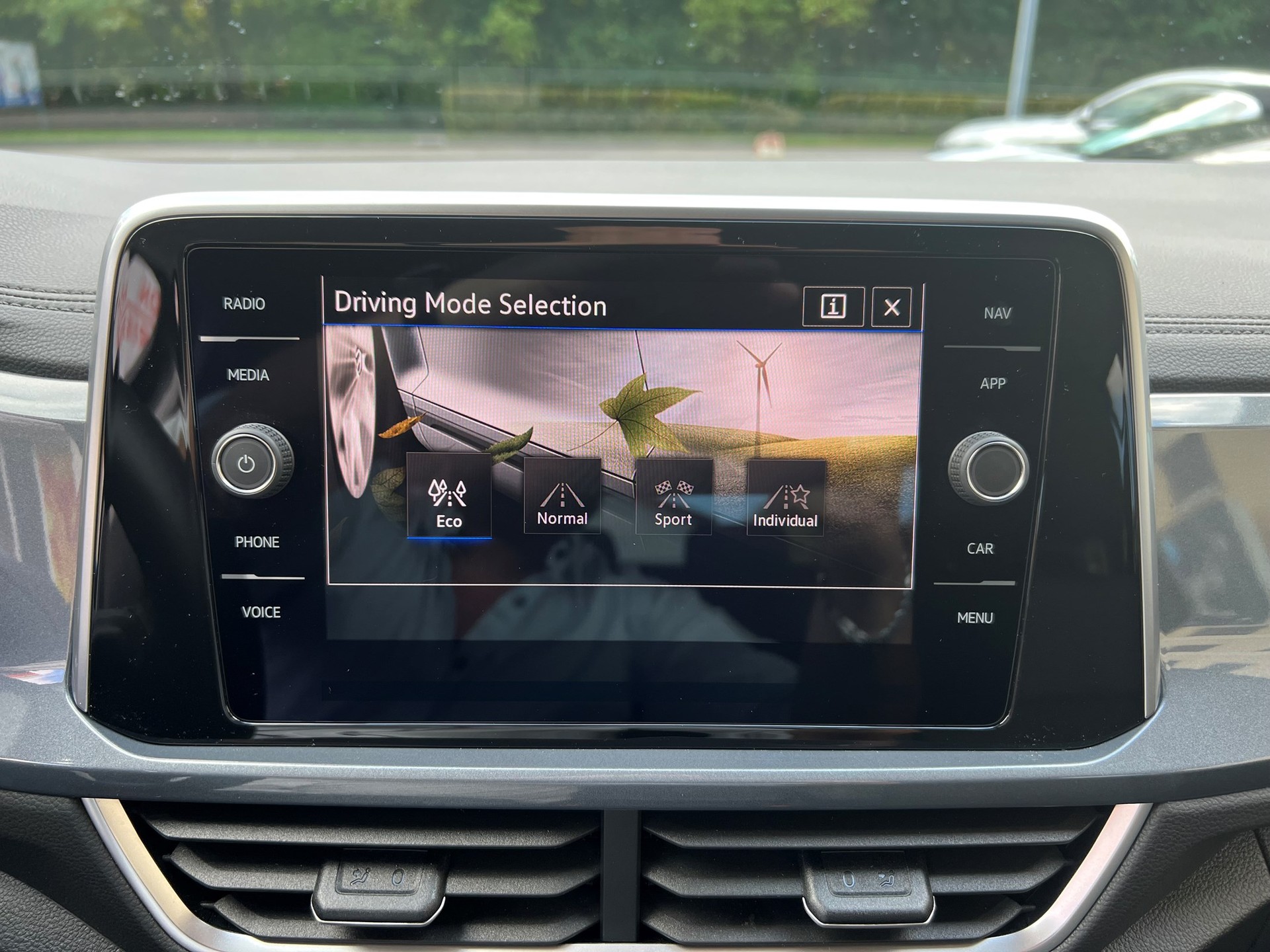 VW T-Roc 2.0 TSI Style DSG 4Motion-image-22