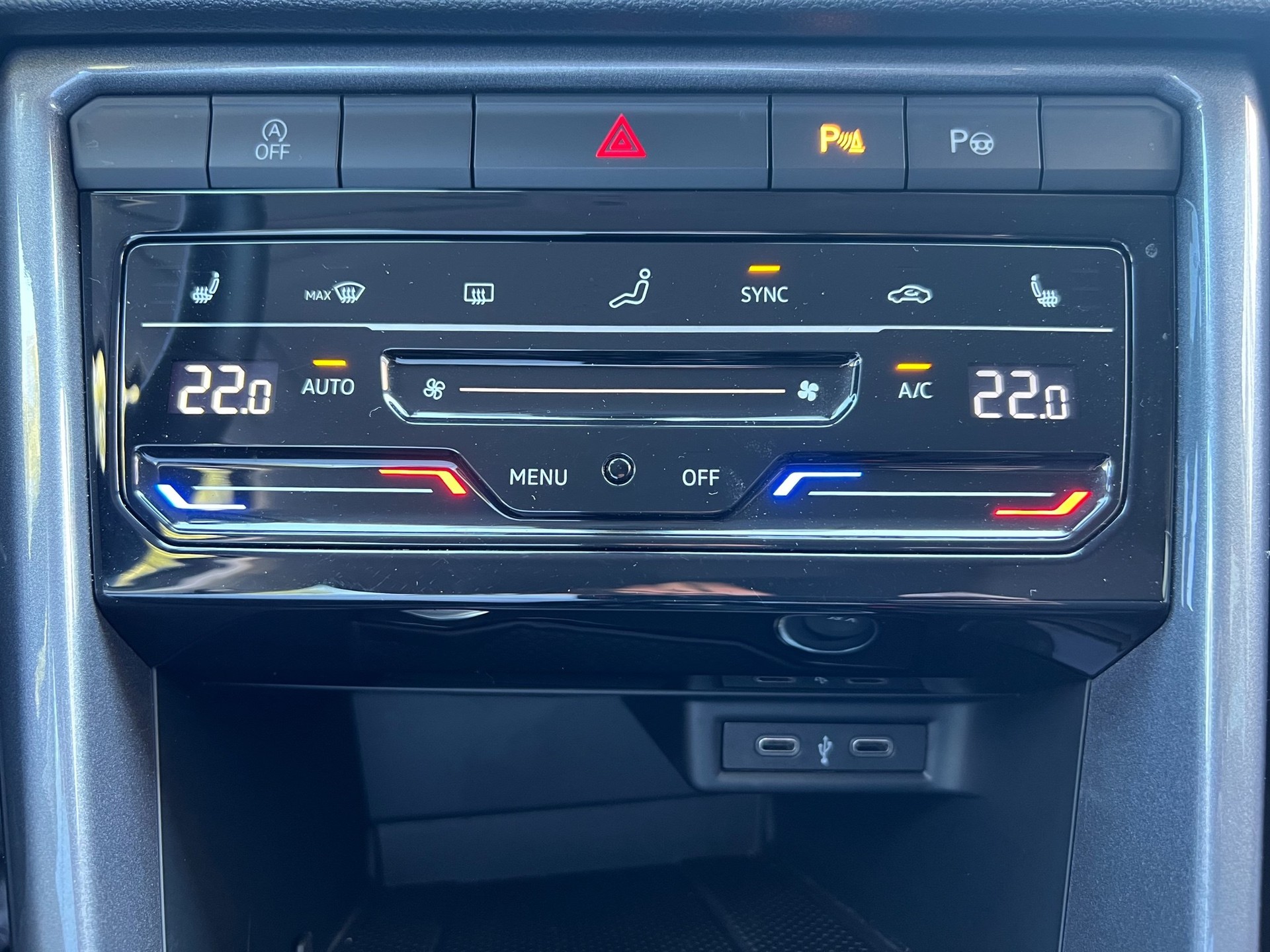 VW T-Roc 2.0 TSI Style DSG 4Motion-image-24
