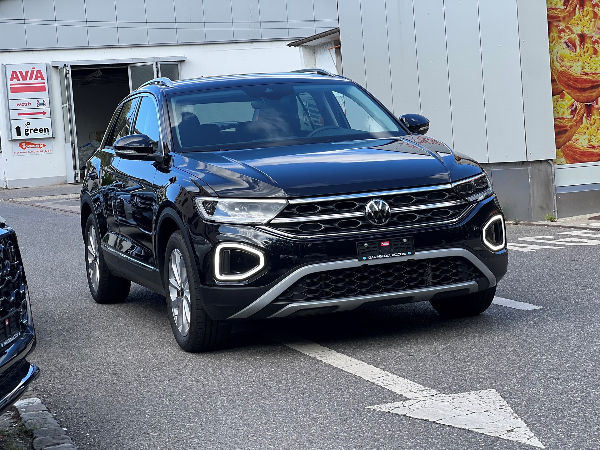 VW T-Roc 2.0 TSI Style DSG 4Motion-image-2