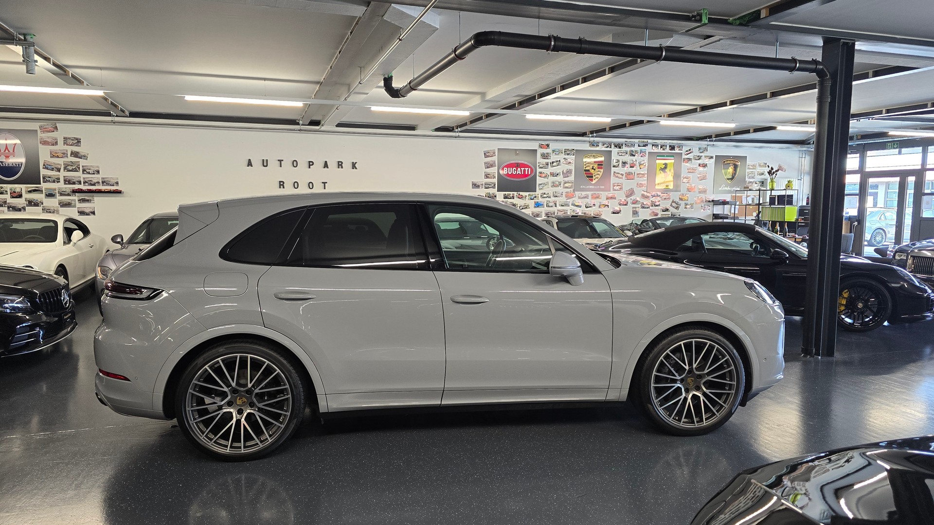 PORSCHE Cayenne Tiptronic-showroom-element-3
